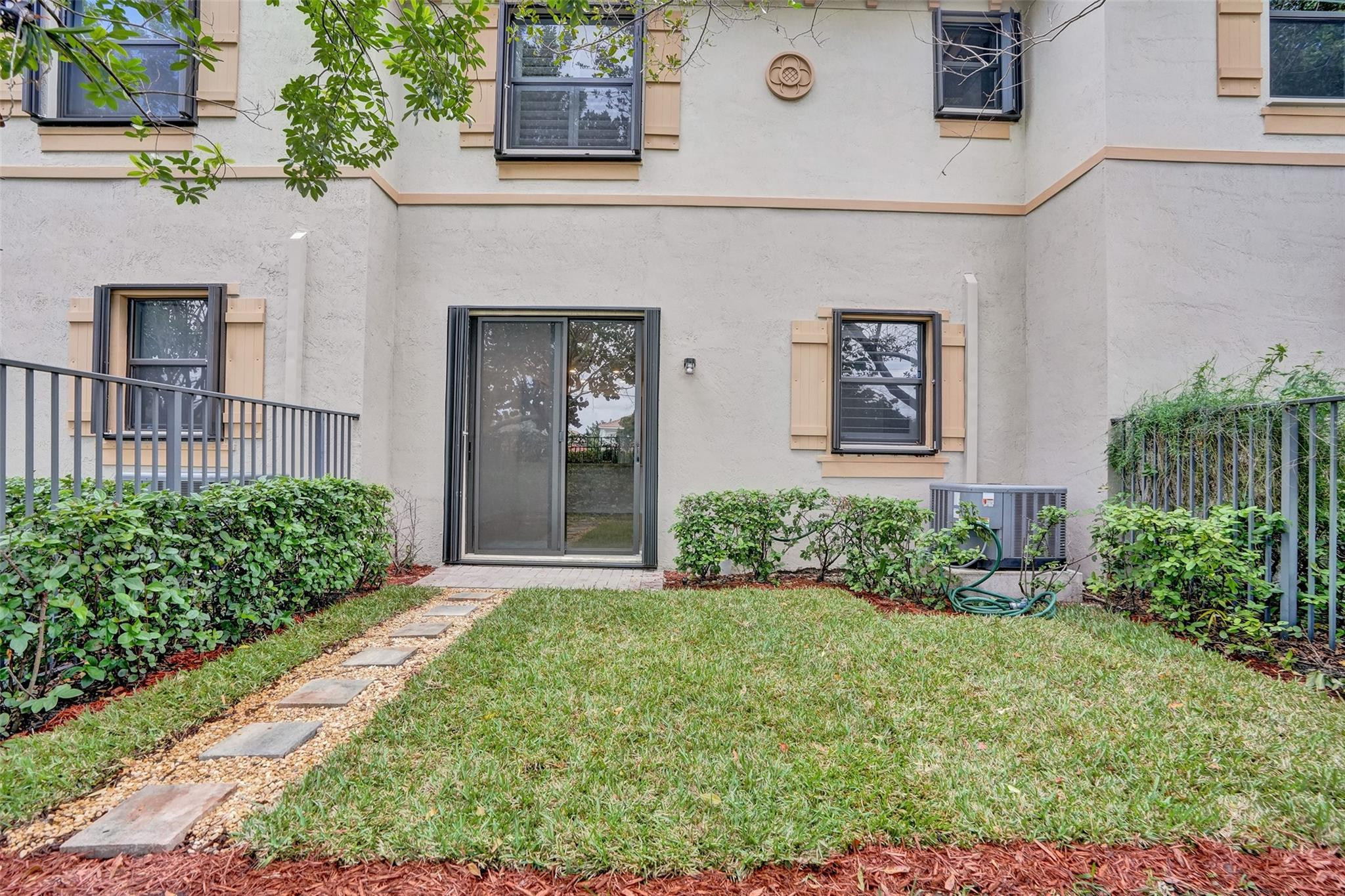 Simonton Court 176-49 B - Residential Lease