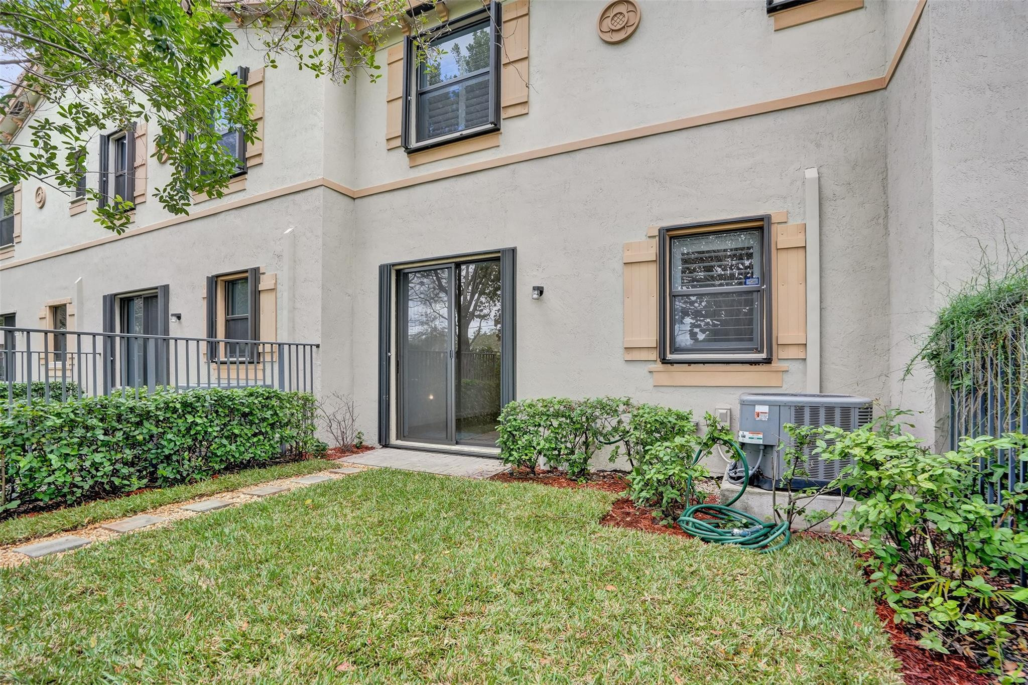 Simonton Court 176-49 B - Residential Lease