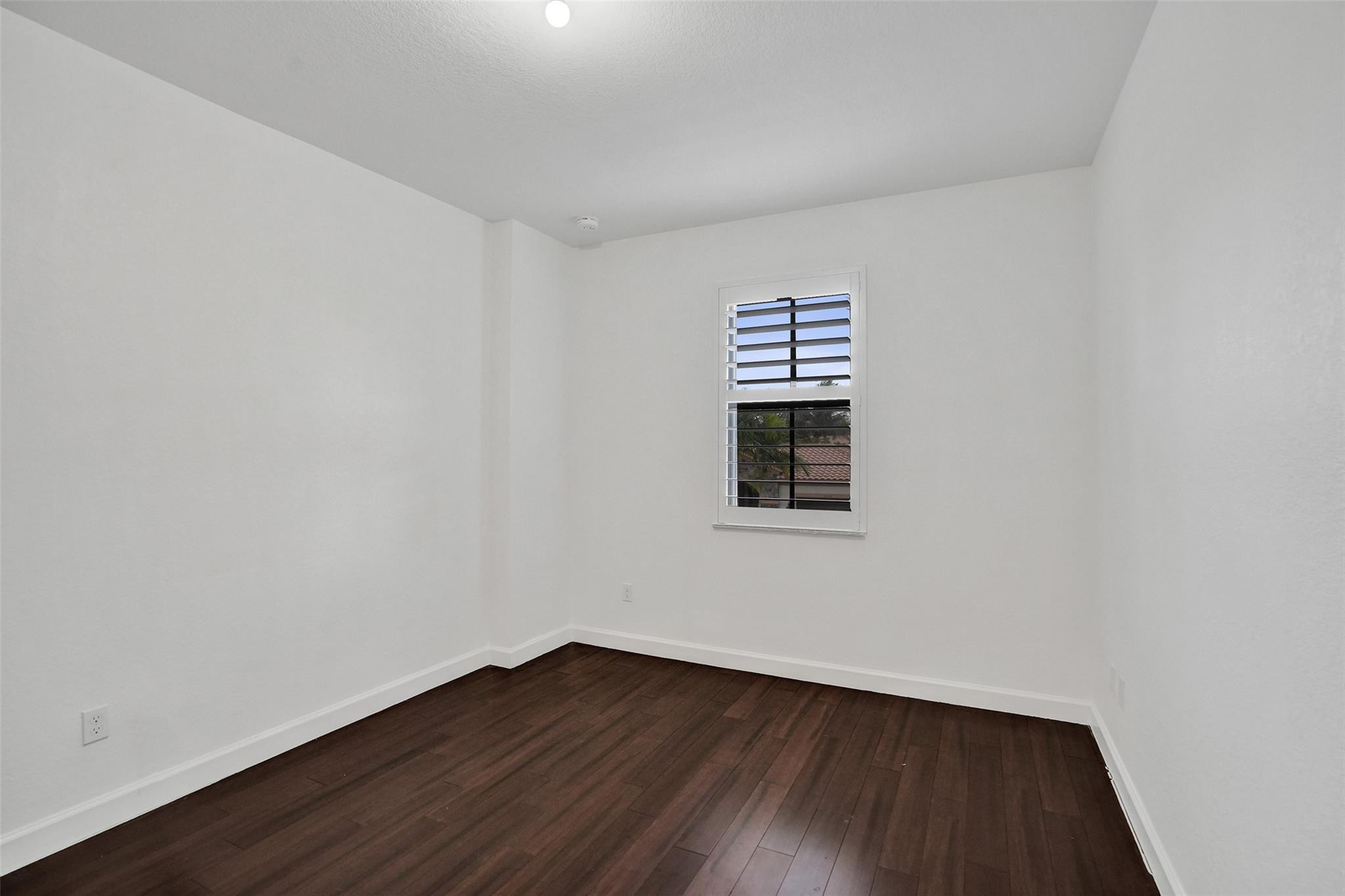 Simonton Court 176-49 B - Residential Lease