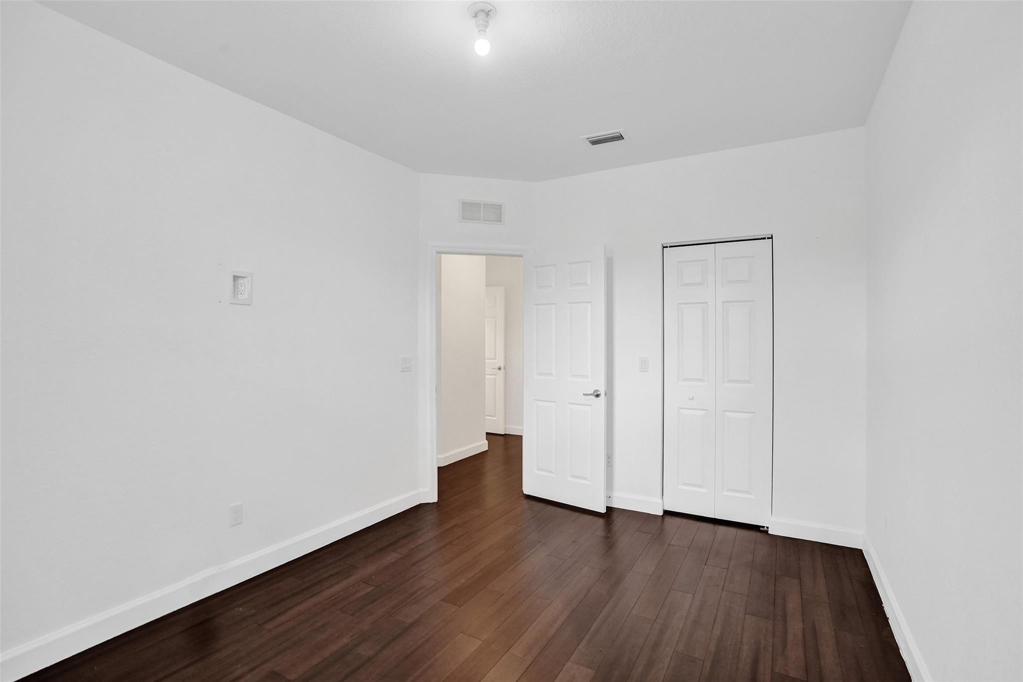 Simonton Court 176-49 B - Residential Lease