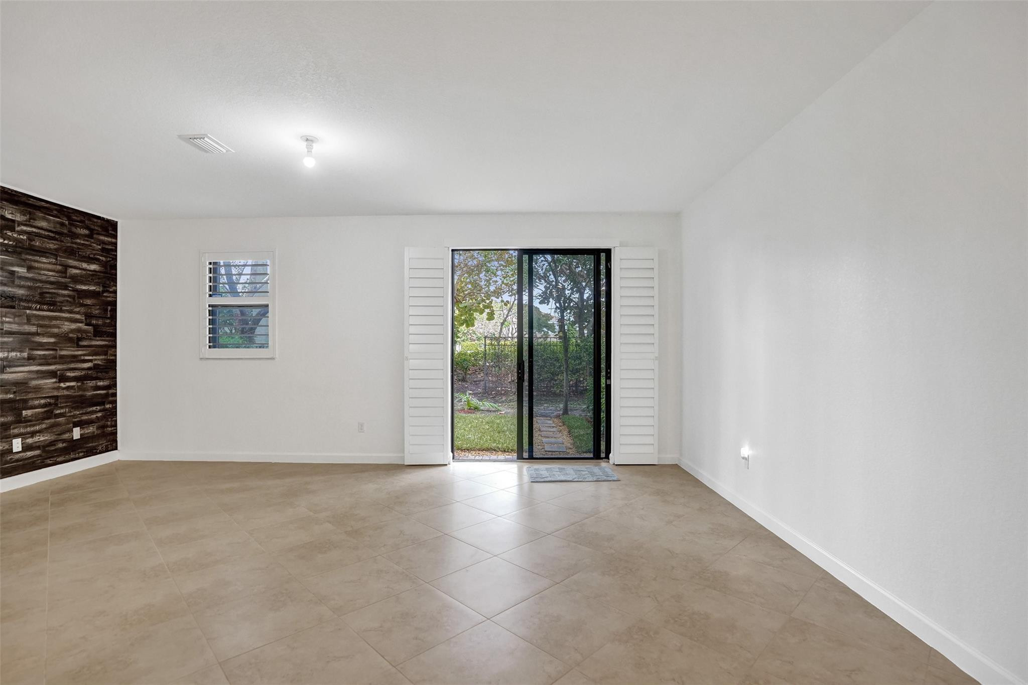 Simonton Court 176-49 B - Residential Lease