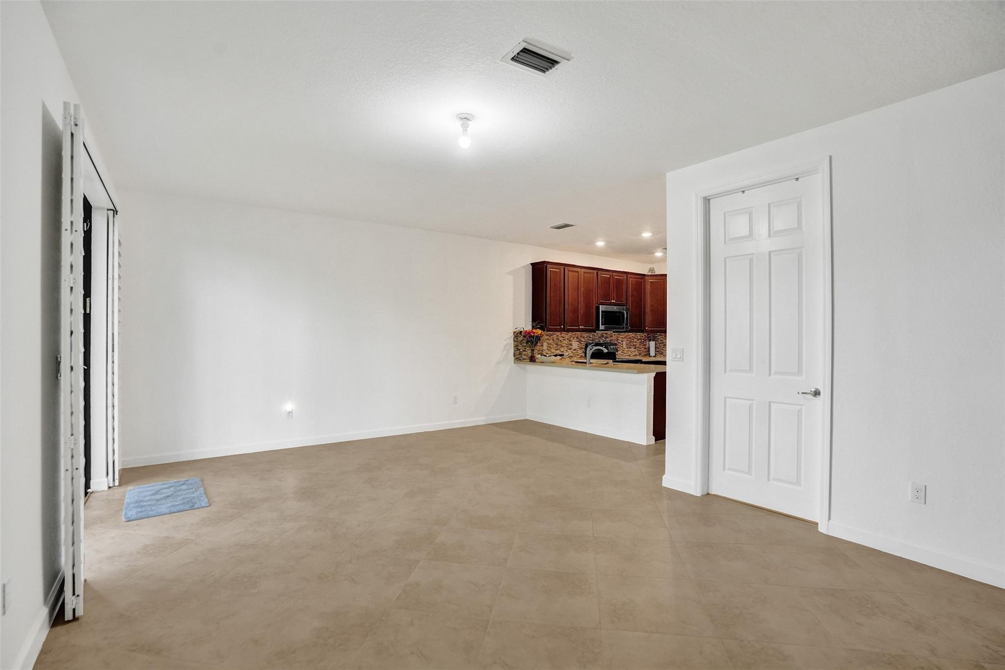 Simonton Court 176-49 B - Residential Lease