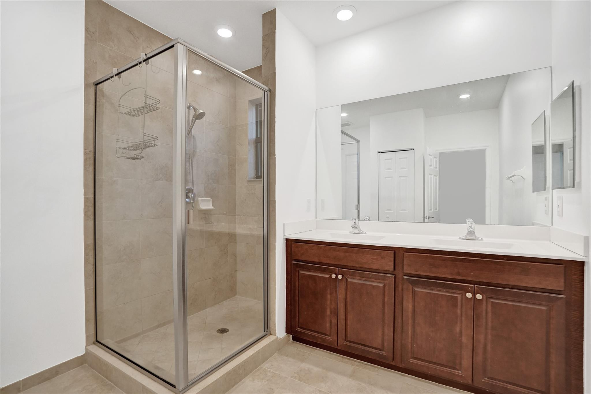 Simonton Court 176-49 B - Residential Lease