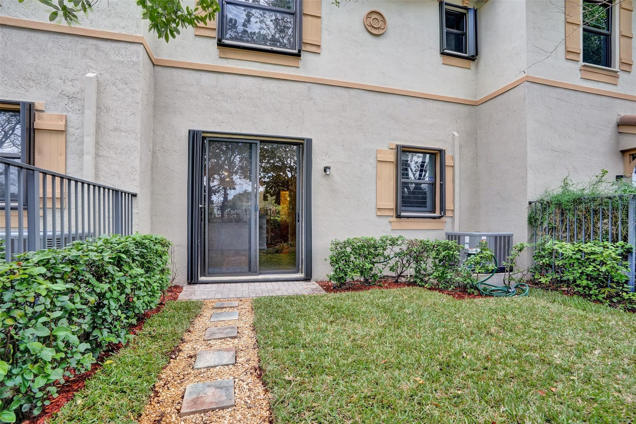 Simonton Court 176-49 B - Residential Lease