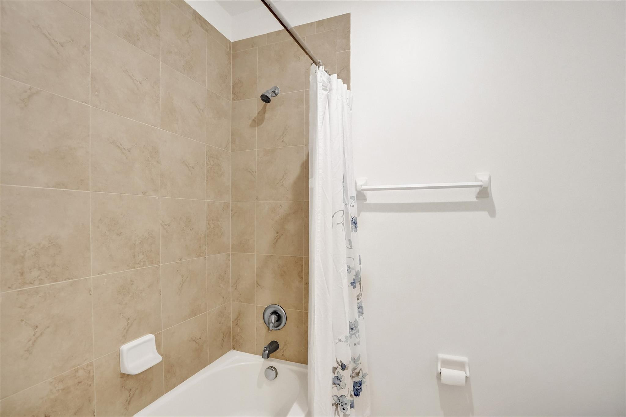 Simonton Court 176-49 B - Residential Lease