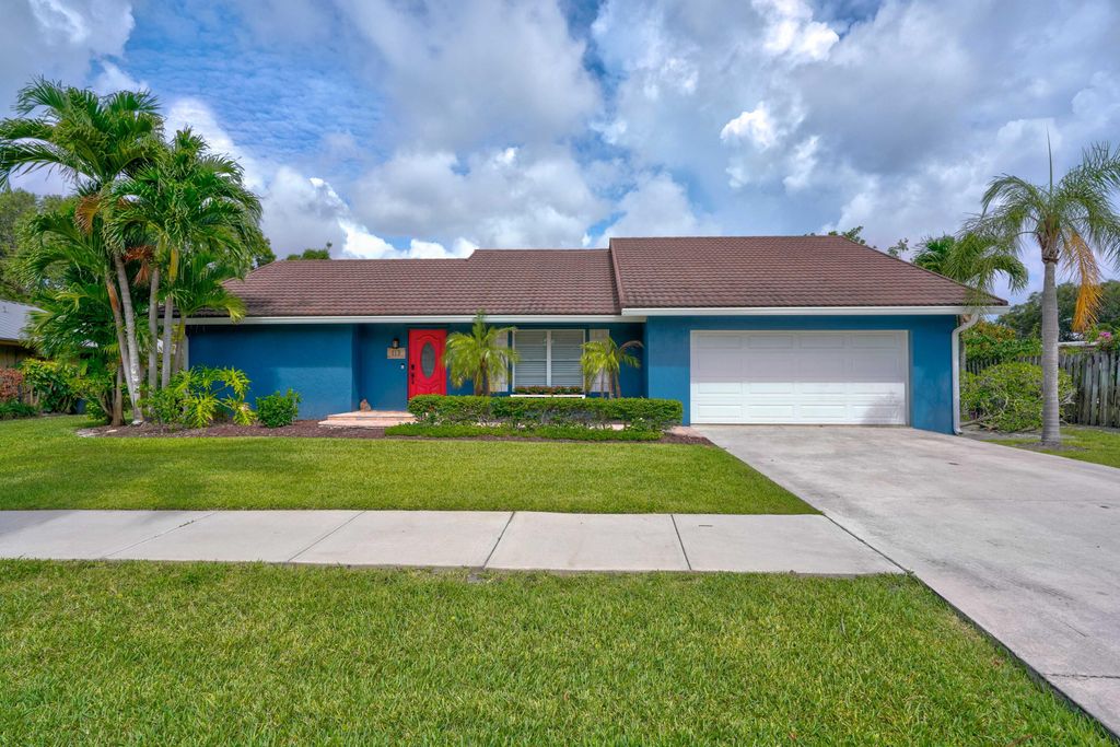 Photo of 117 Pinehill Trail W, Tequesta, FL 33469 (MLS # R10809729)