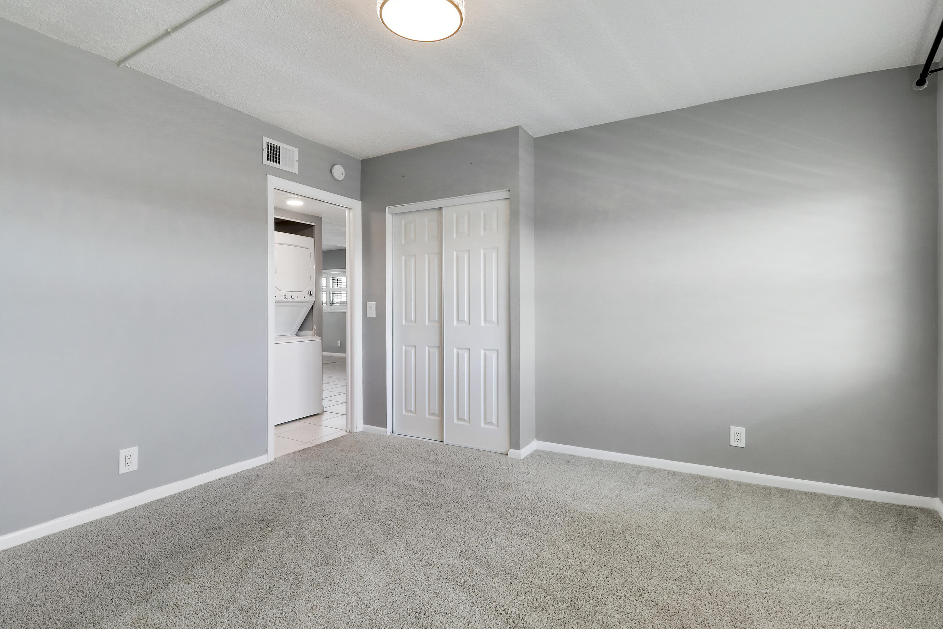 SHUTTERS CONDO - Residential