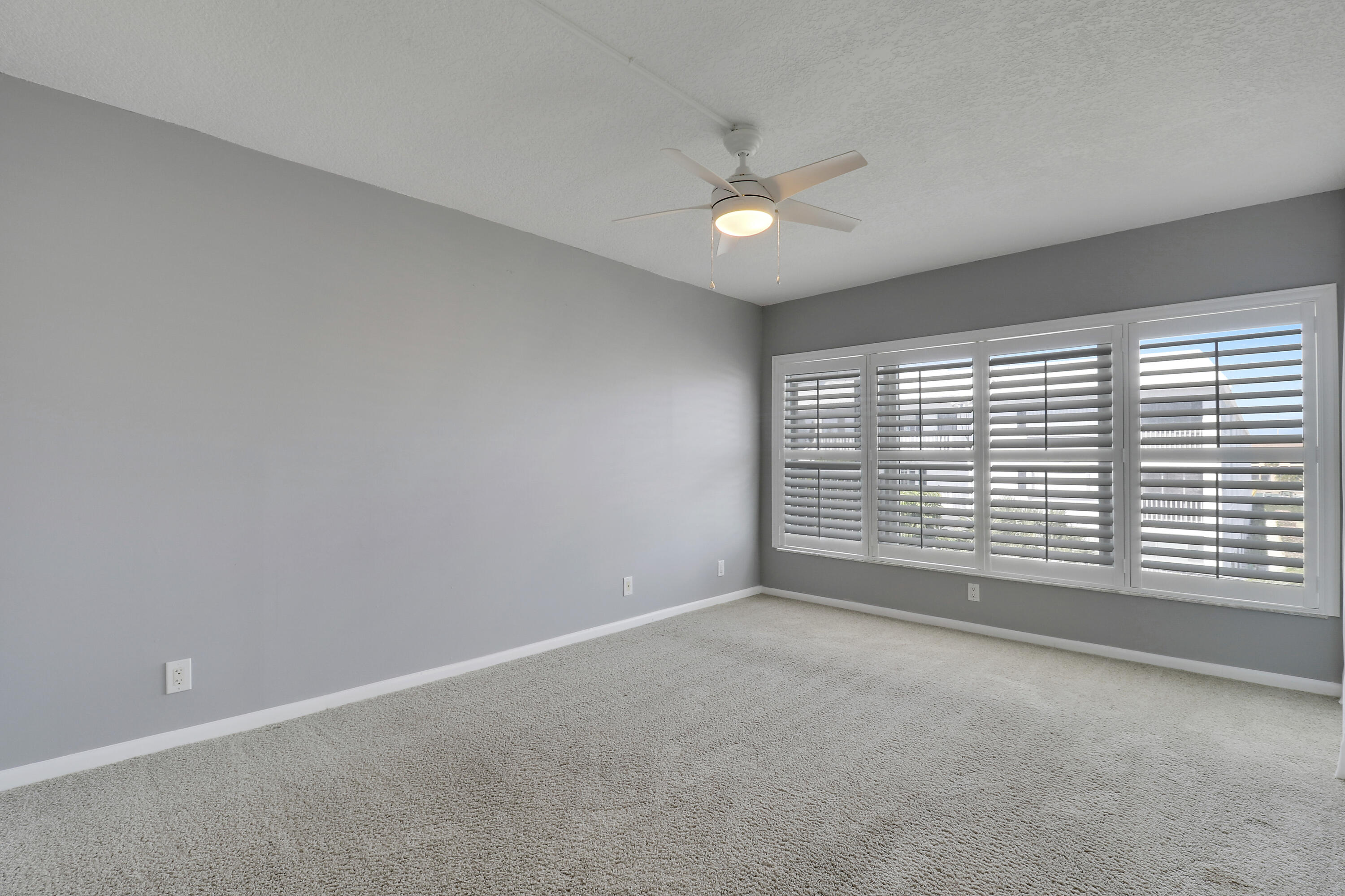 SHUTTERS CONDO - Residential