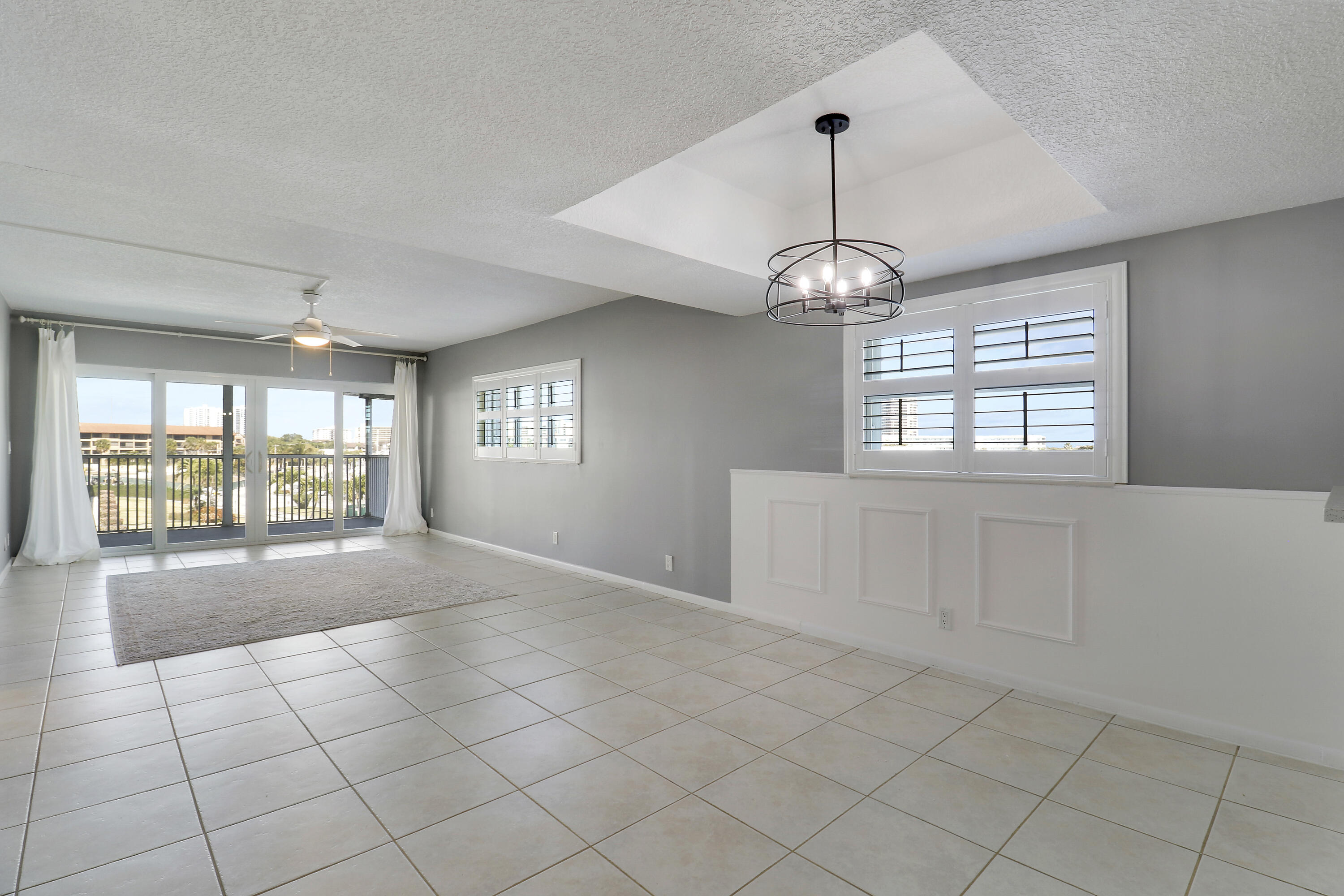 SHUTTERS CONDO - Residential