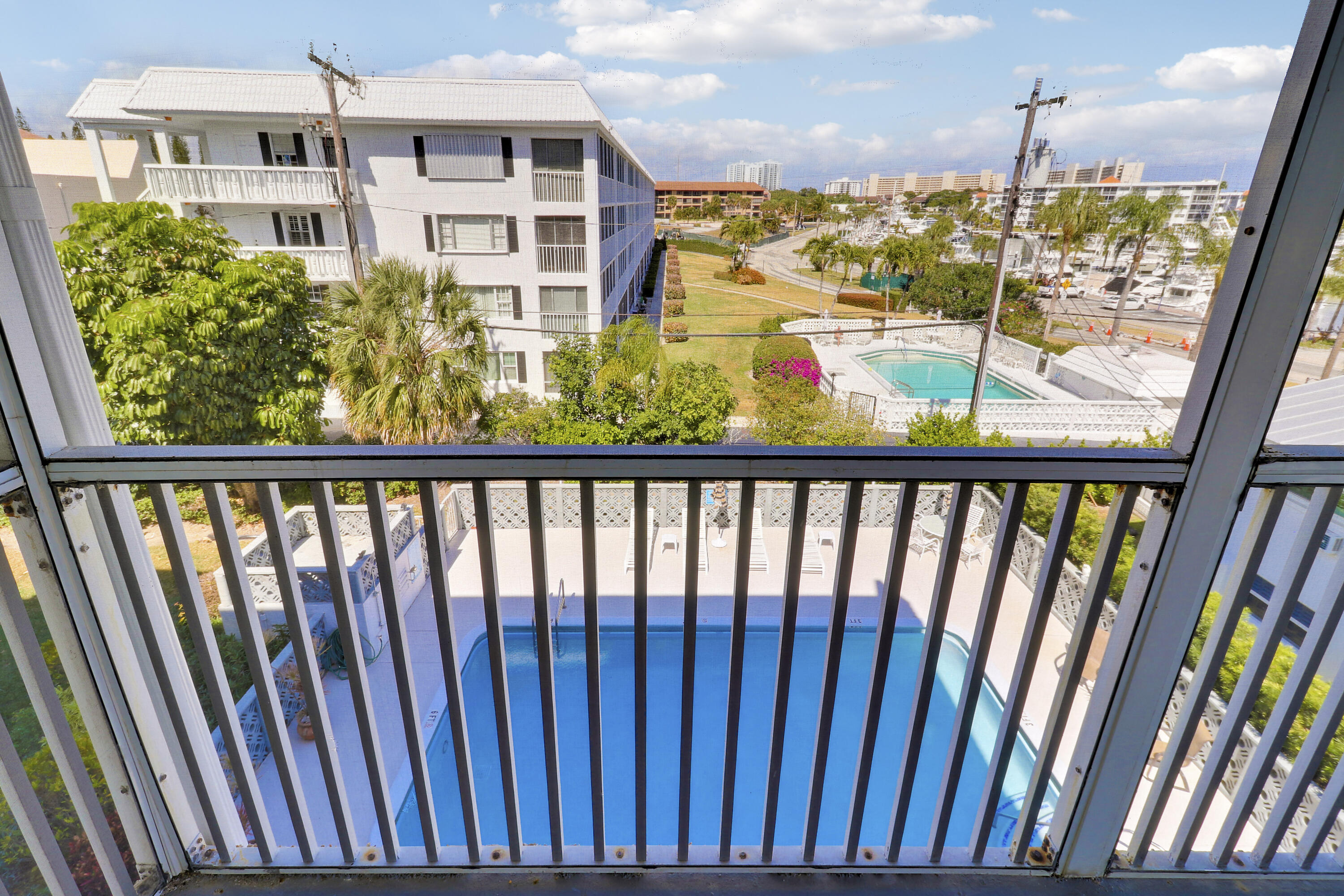 SHUTTERS CONDO - Residential