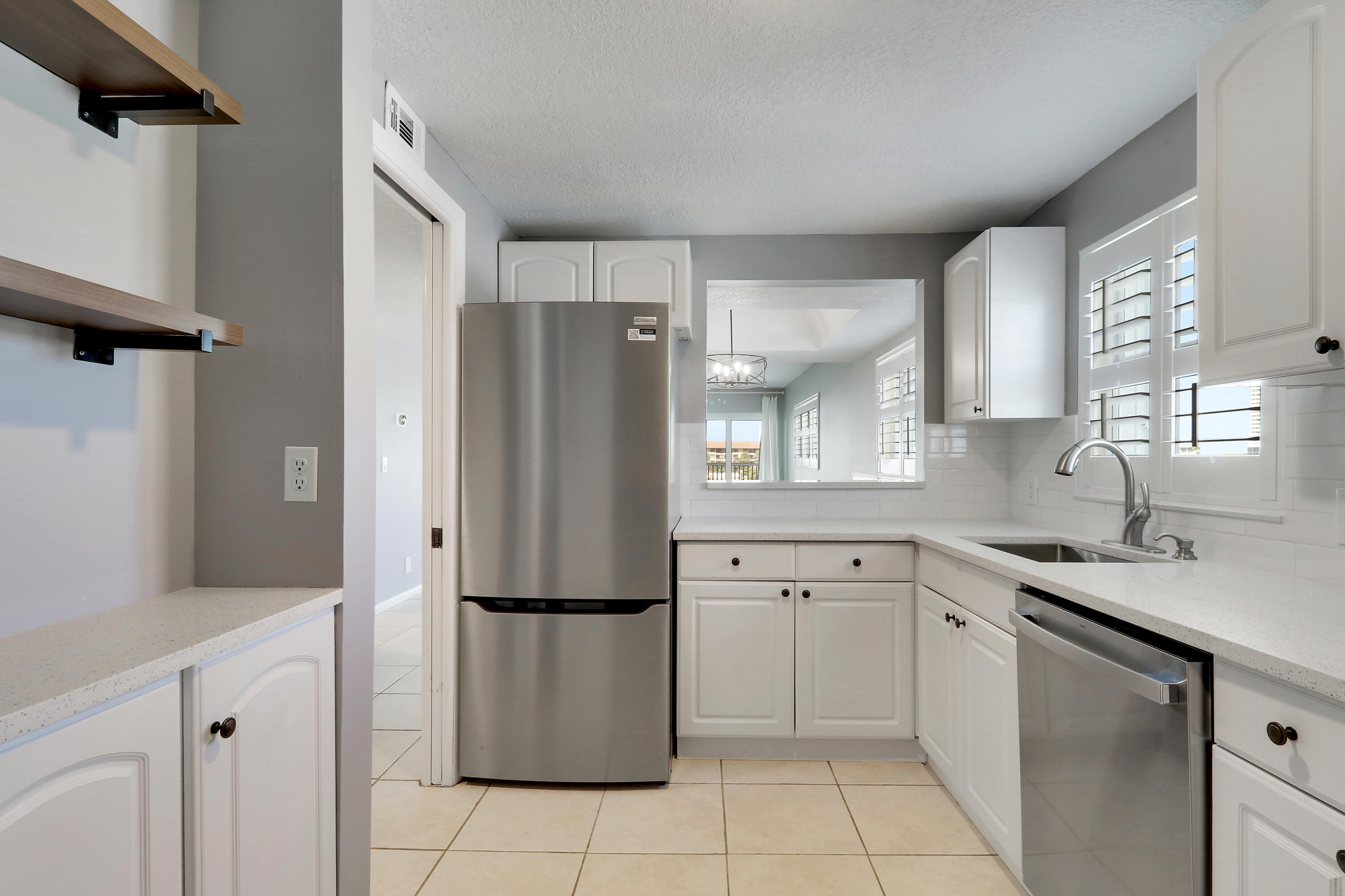 SHUTTERS CONDO - Residential