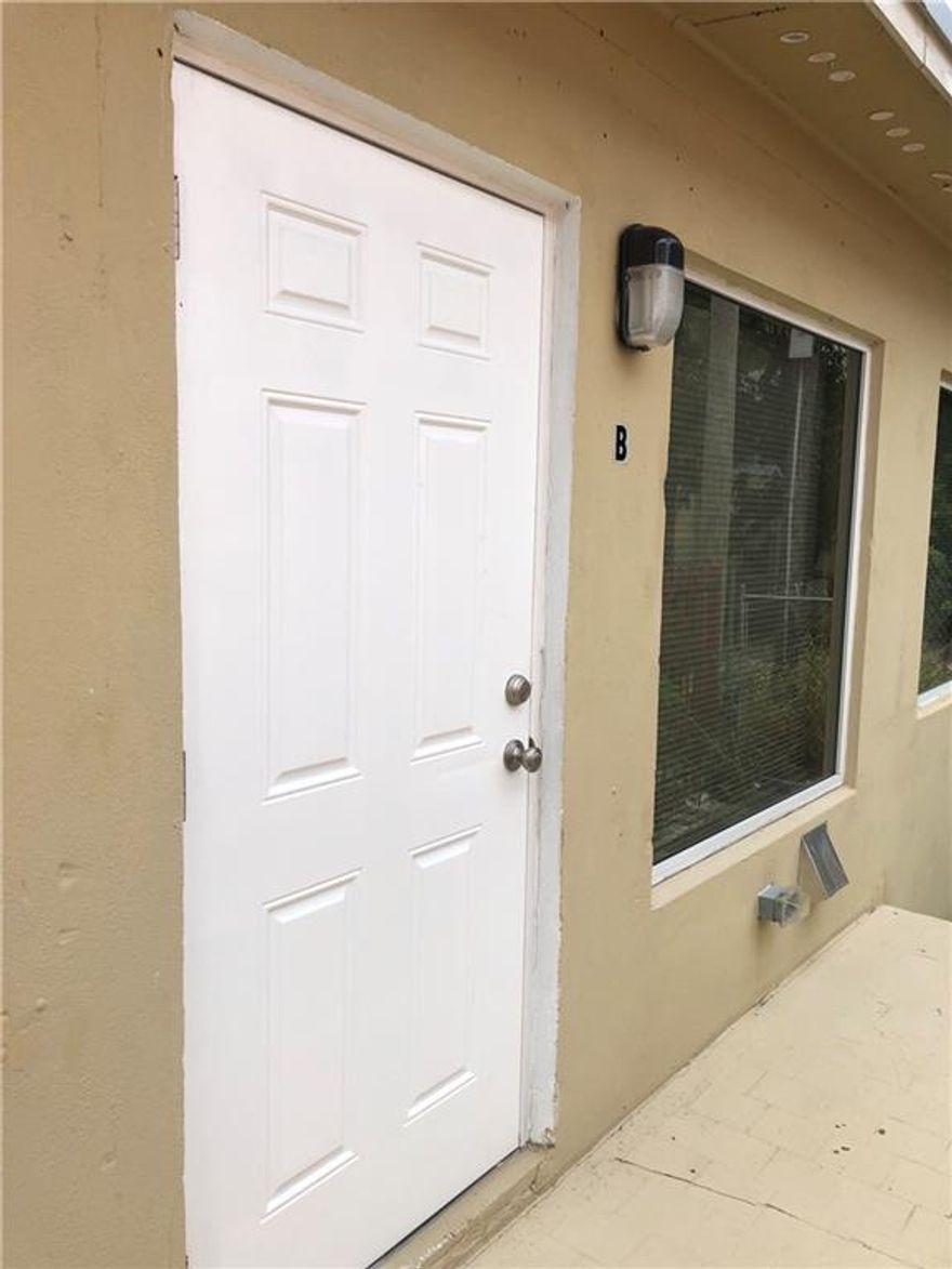 Updated spacious 2/1 ready to move in!