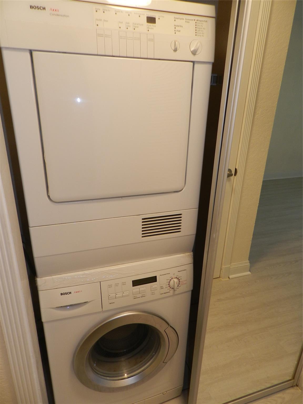 Bay Colony - Residential Lease