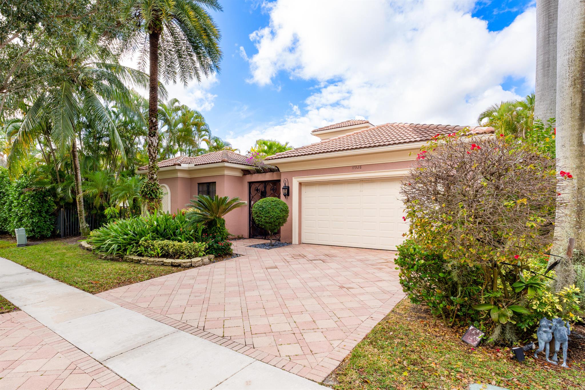 17928 Villa Club Way