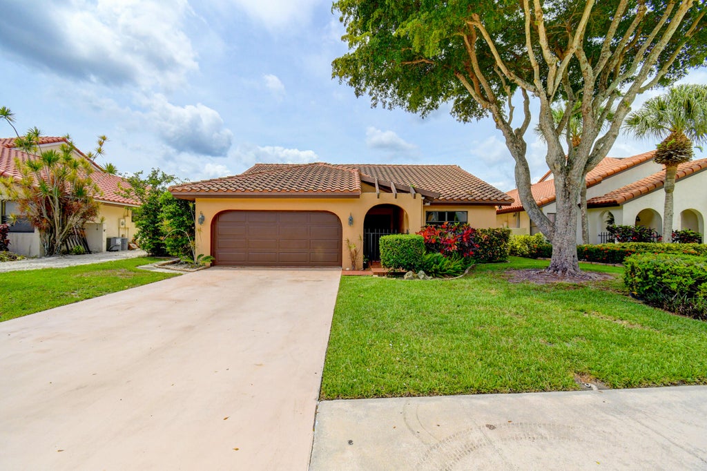 Photo of 7619 Solimar Circle, Boca Raton, FL 33433 (MLS # R10958330)