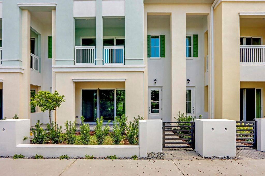 Photo of 12556 Gross Pointe Drive, Palm Beach Gardens, FL 33418 (MLS # R11107954)