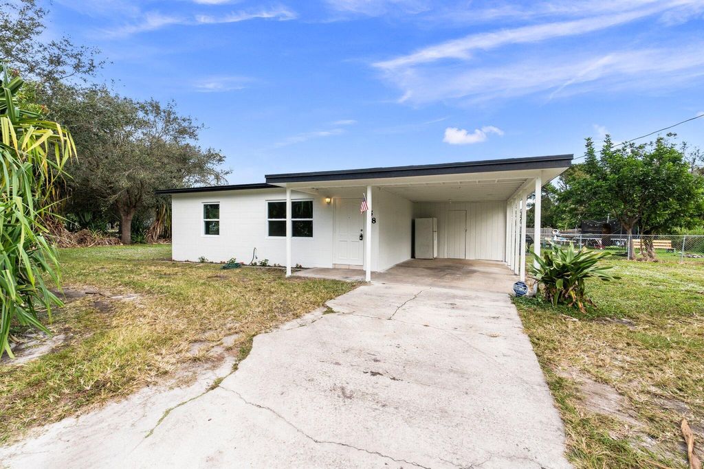Photo of 858 Kanner Drive, Fort Pierce, FL 34982 (MLS # R10942784)