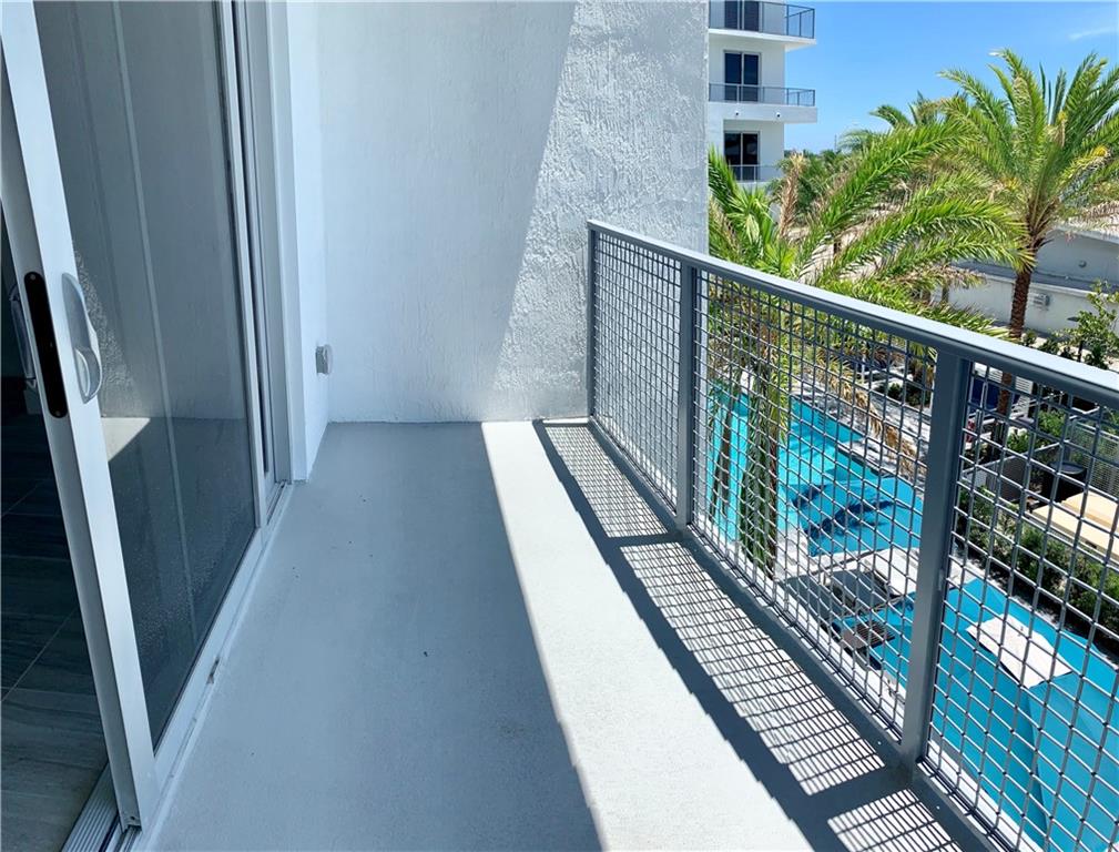 AVERY POMPANO - Residential Lease