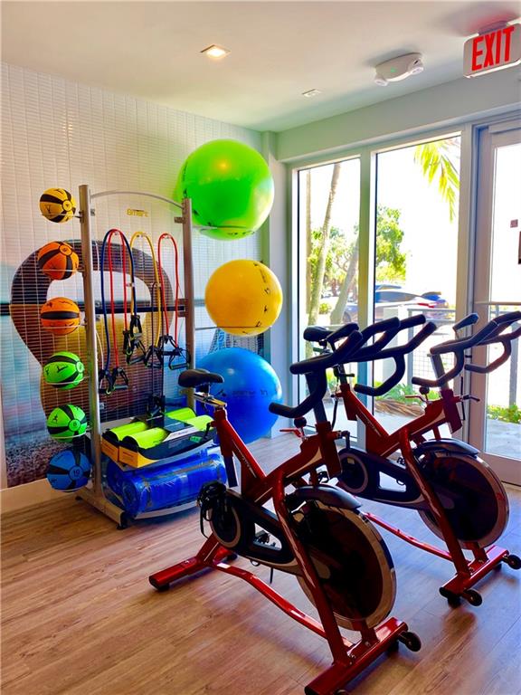 AVERY POMPANO - Residential Lease