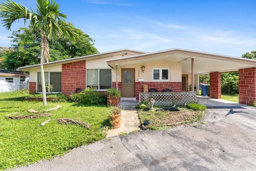 Cash offer preferred with fast closing.Well maintained single family home on a large lot in a quiet street. 2 bedroom and a bonus room with 1 bathroom.Large screened enclosure.Roof is 11 years old. A/C is 1 year old and water heater is 4 years old.Curb appeal. Great starter home or investment for long term rent or airbnb.No showings without proof of funds or pre-approval.