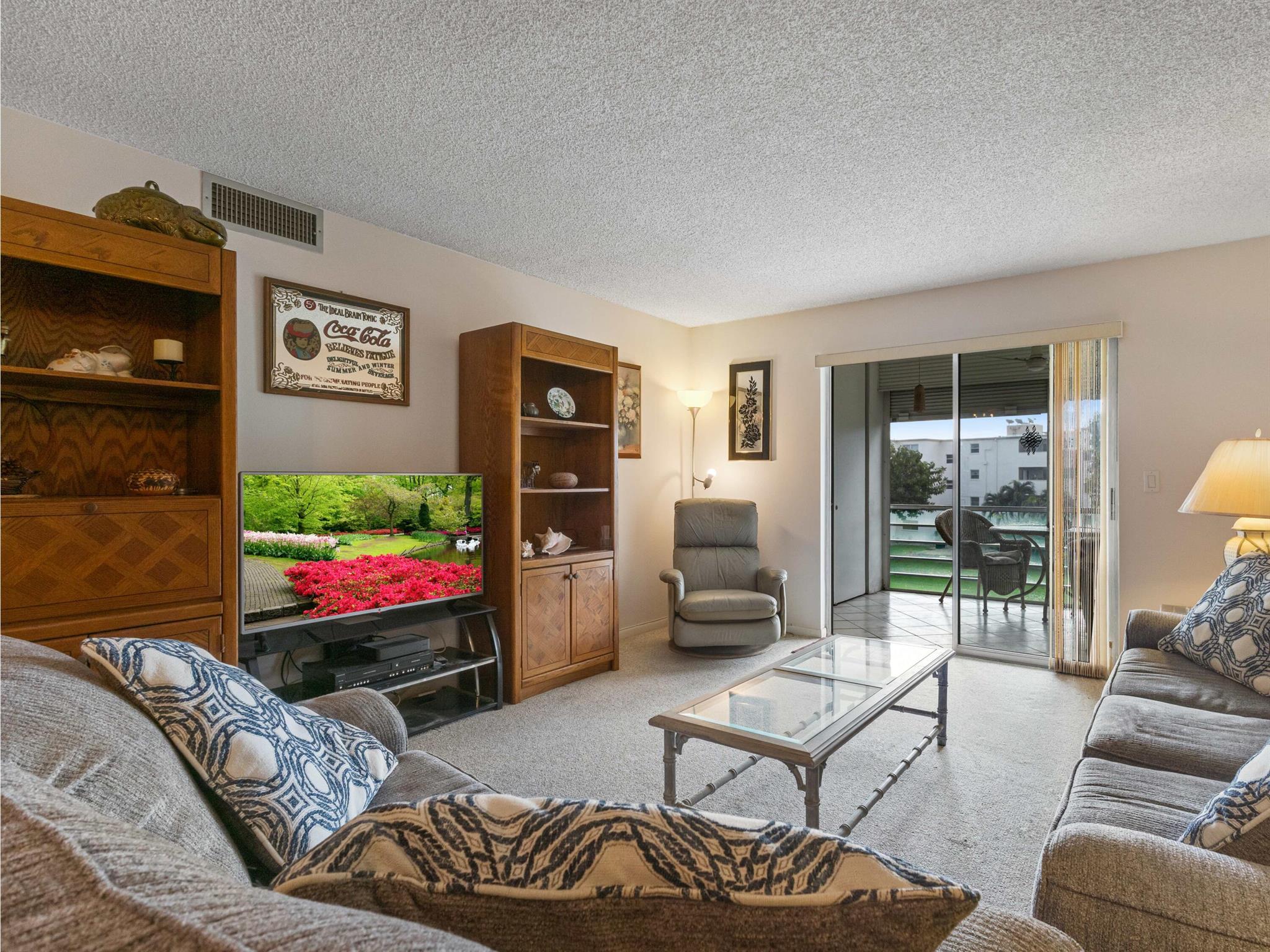 VILLAGE ROYALE GREENWOOD - Residential Lease