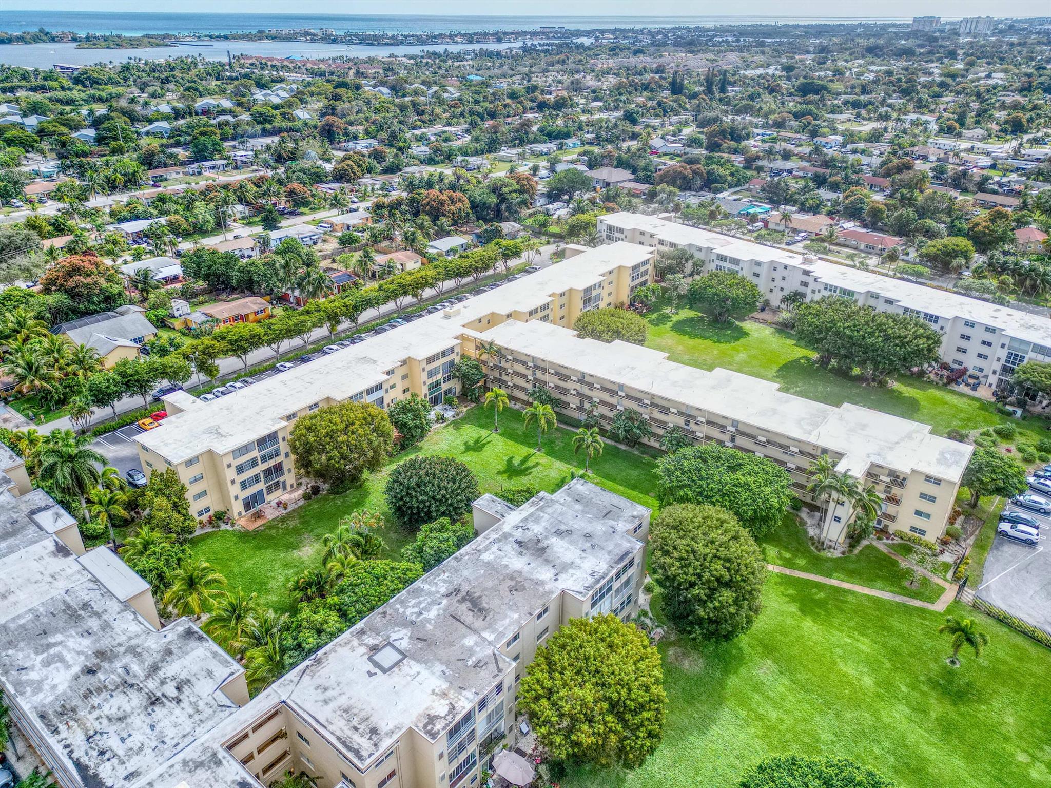 VILLAGE ROYALE GREENWOOD - Residential Lease