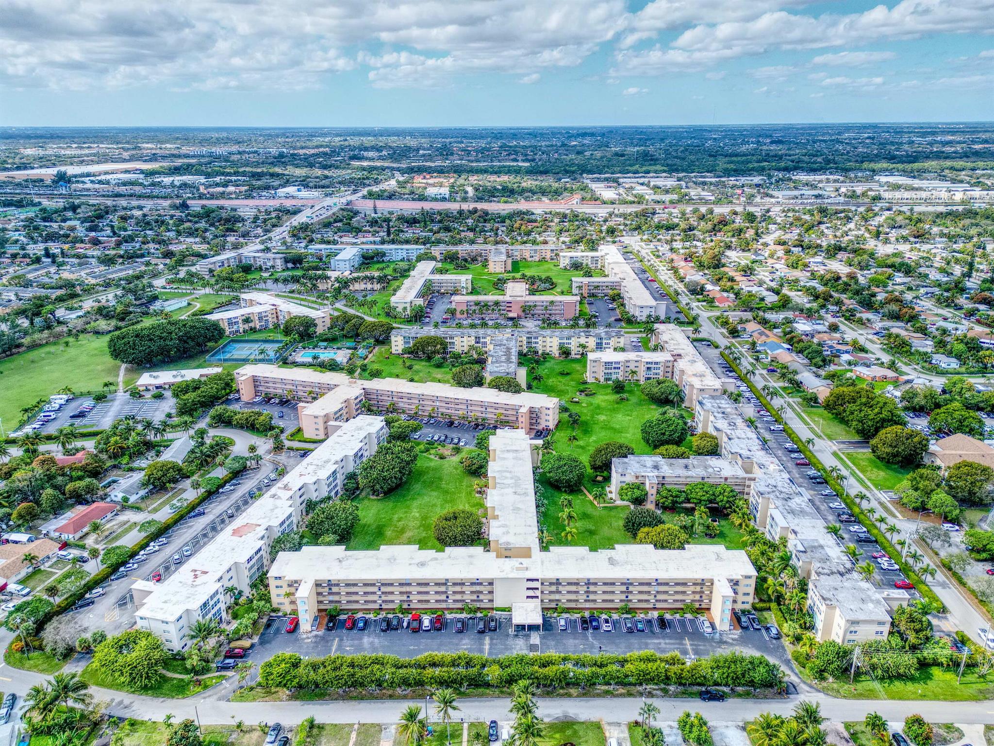 VILLAGE ROYALE GREENWOOD - Residential Lease