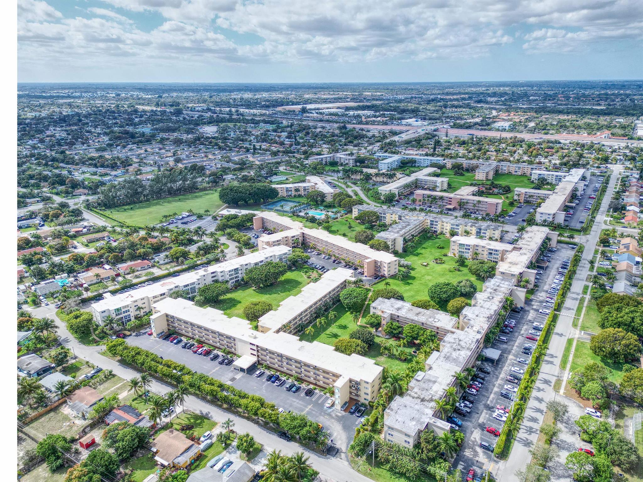 VILLAGE ROYALE GREENWOOD - Residential Lease