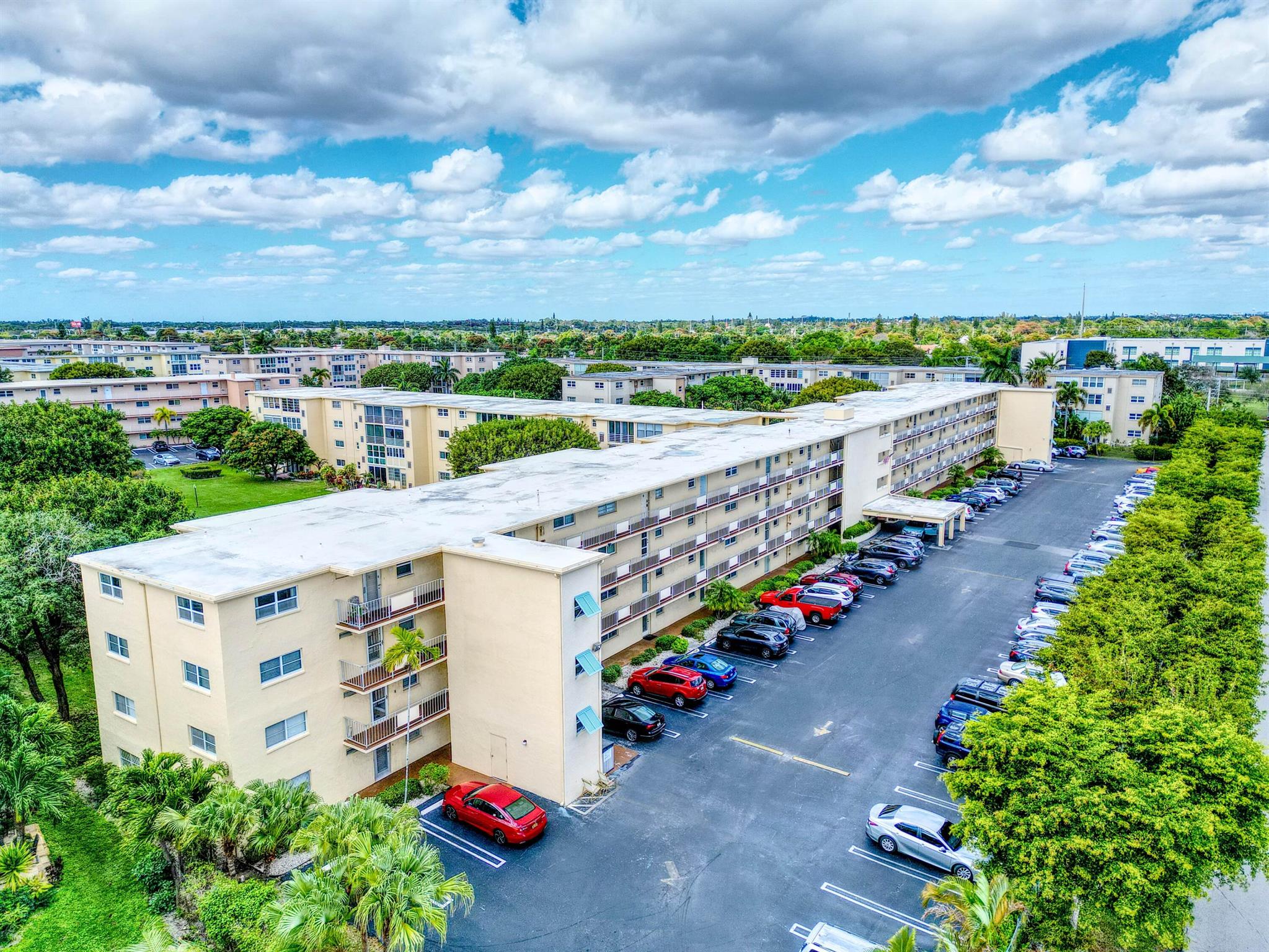 VILLAGE ROYALE GREENWOOD - Residential Lease