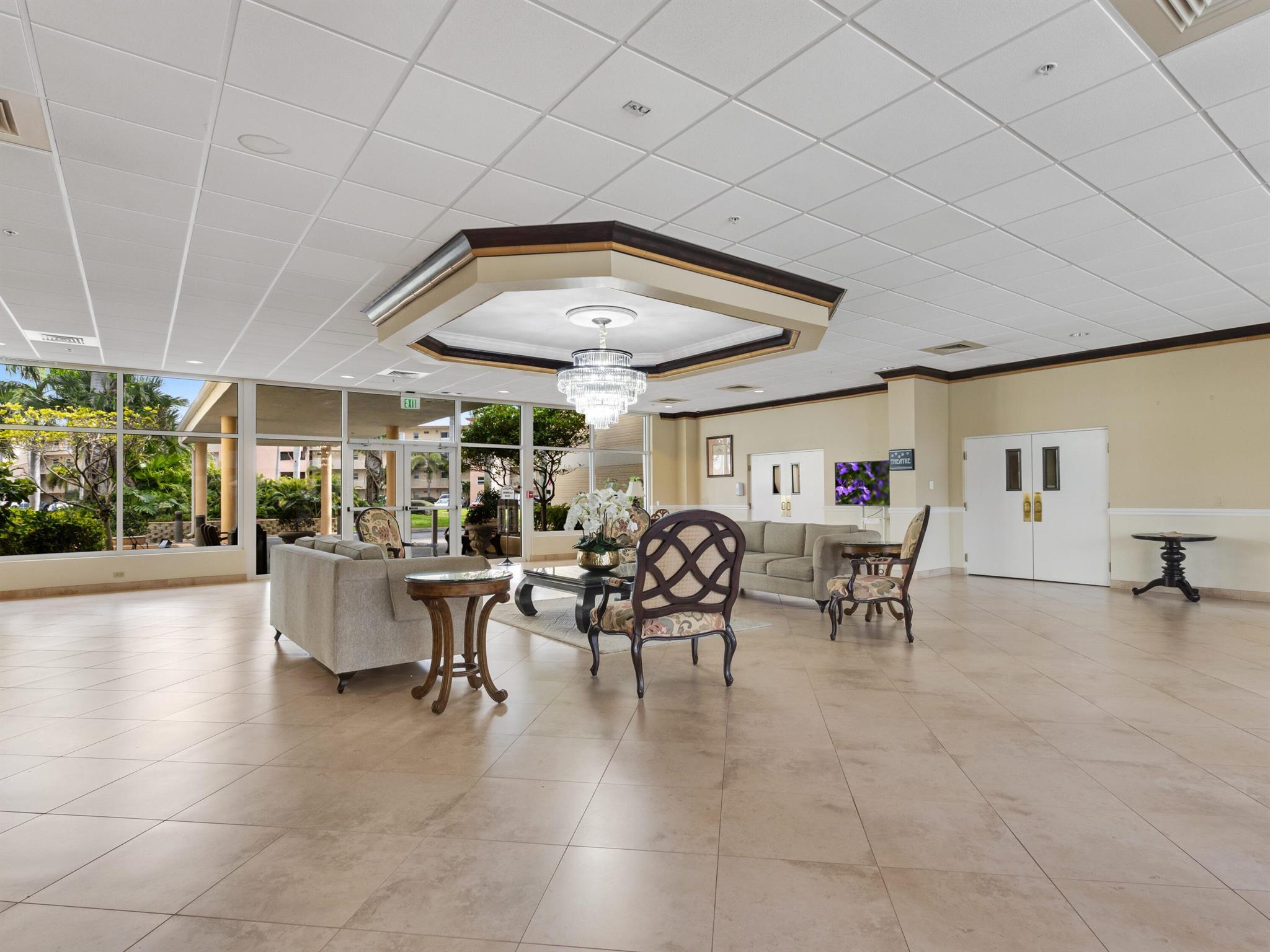 VILLAGE ROYALE GREENWOOD - Residential Lease