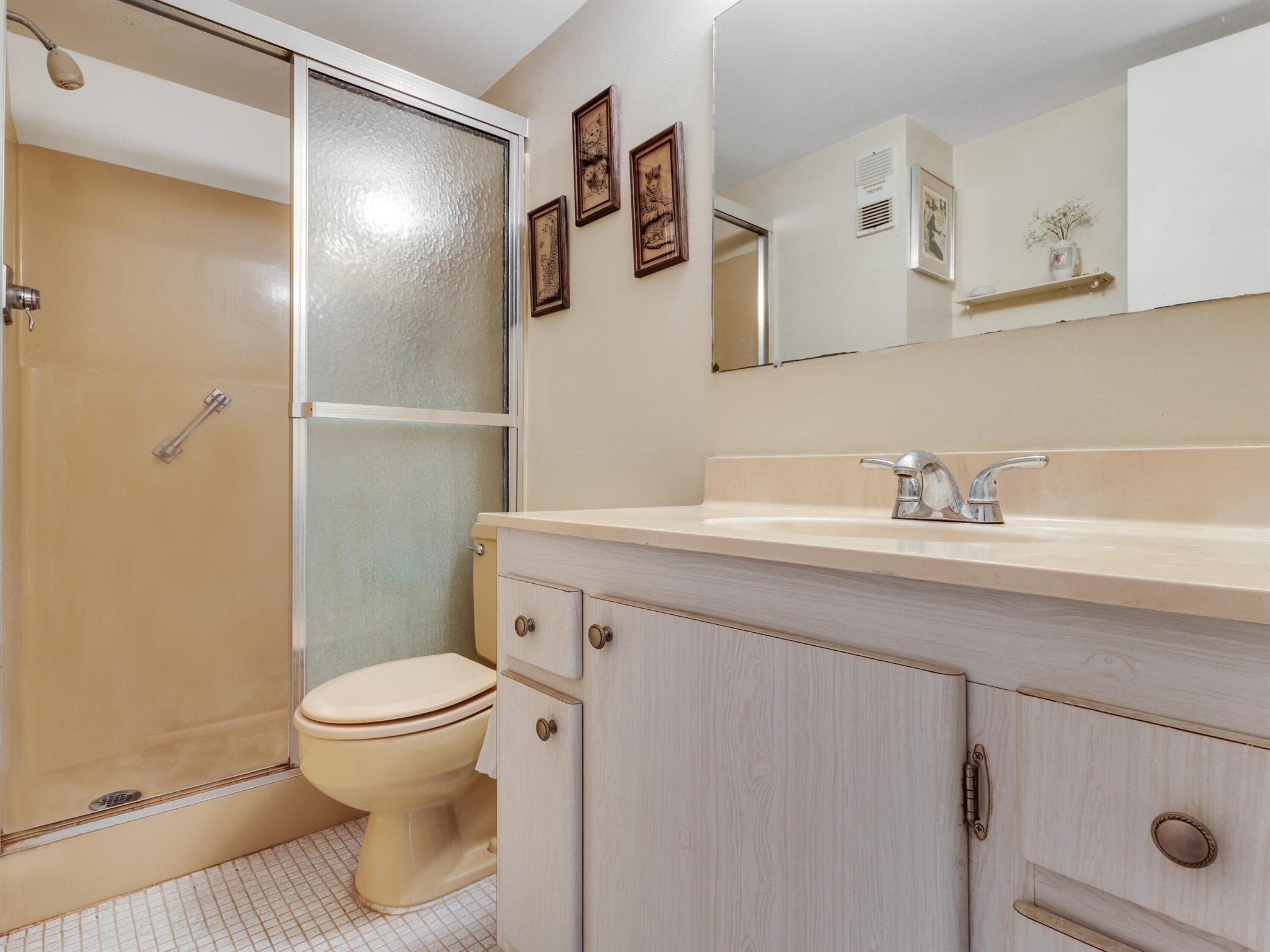 VILLAGE ROYALE GREENWOOD - Residential Lease
