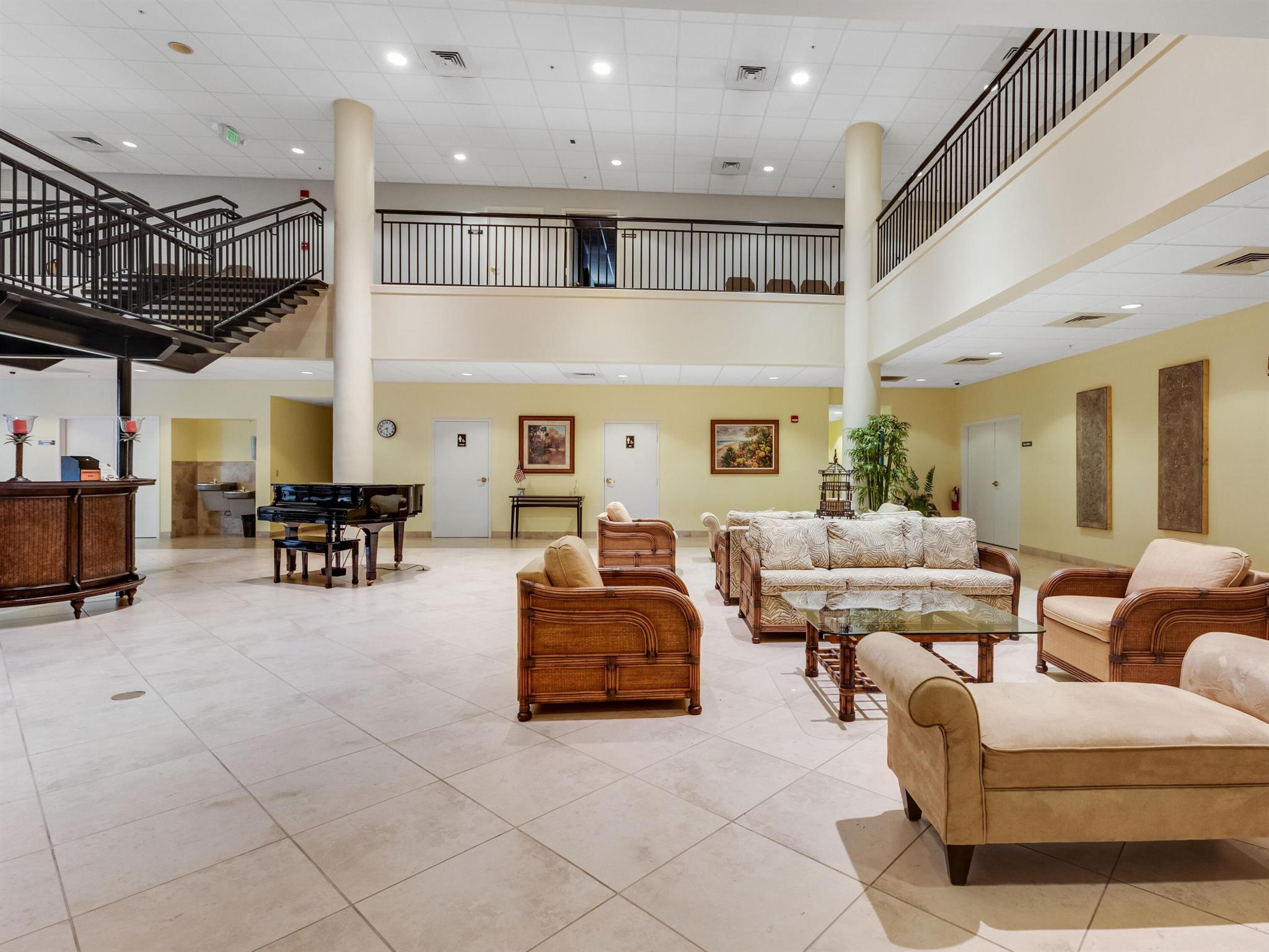 VILLAGE ROYALE GREENWOOD - Residential Lease