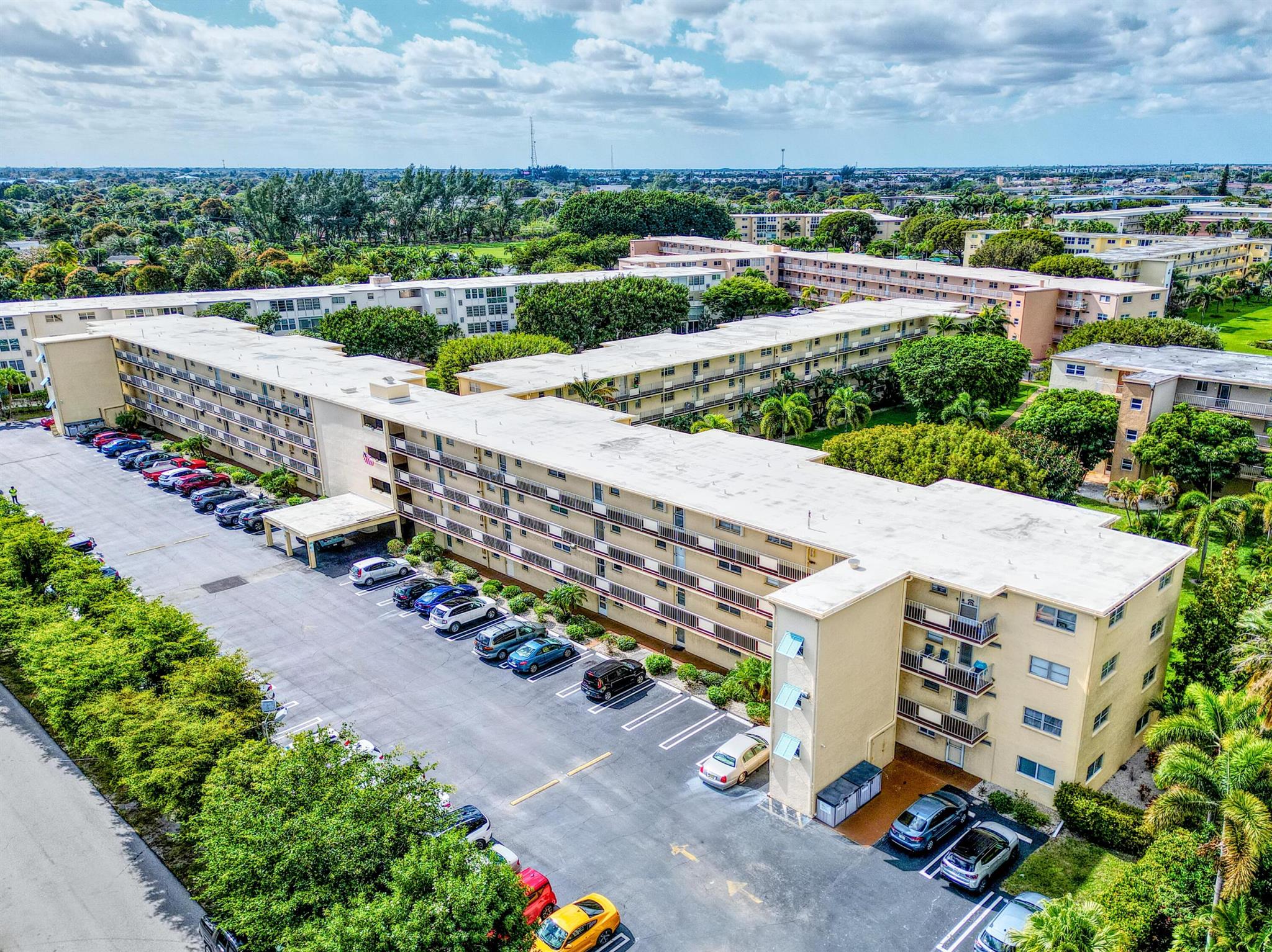 VILLAGE ROYALE GREENWOOD - Residential Lease