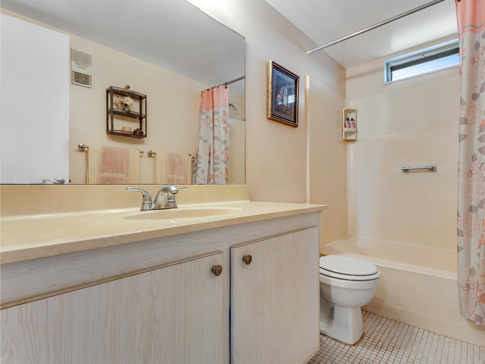 VILLAGE ROYALE GREENWOOD - Residential Lease