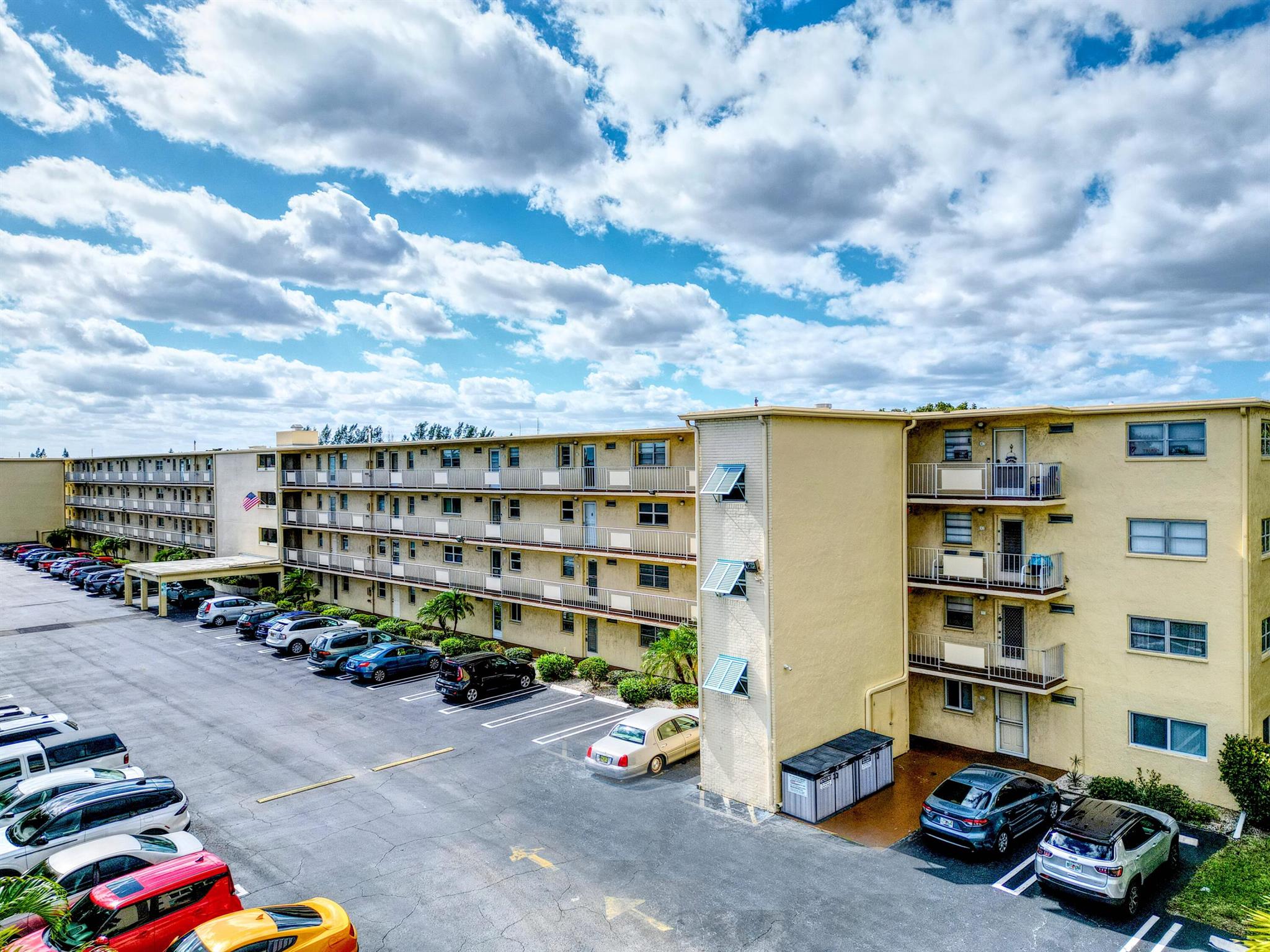 VILLAGE ROYALE GREENWOOD - Residential Lease