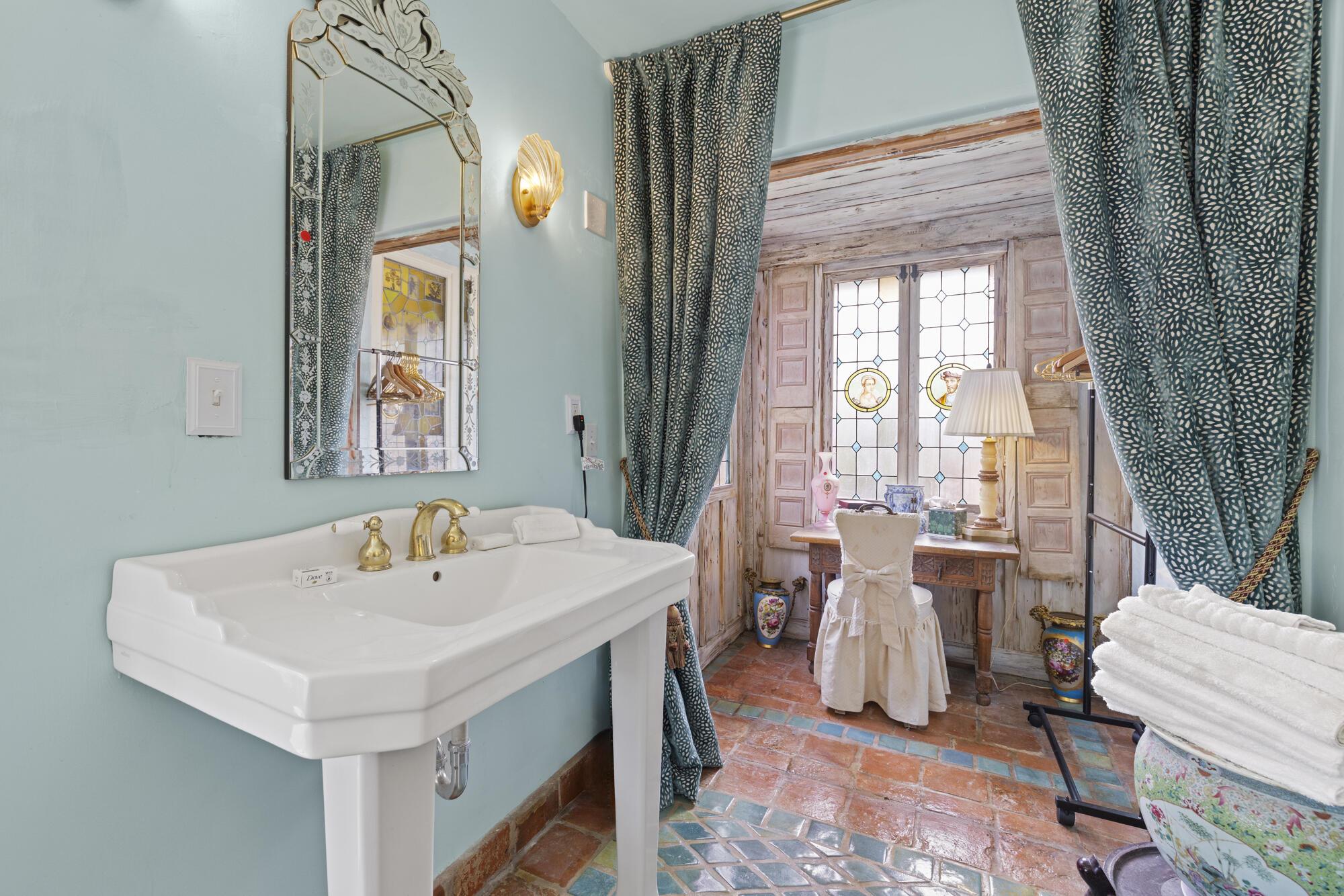 NORTH SHORE TERRACE PL NO - Residential