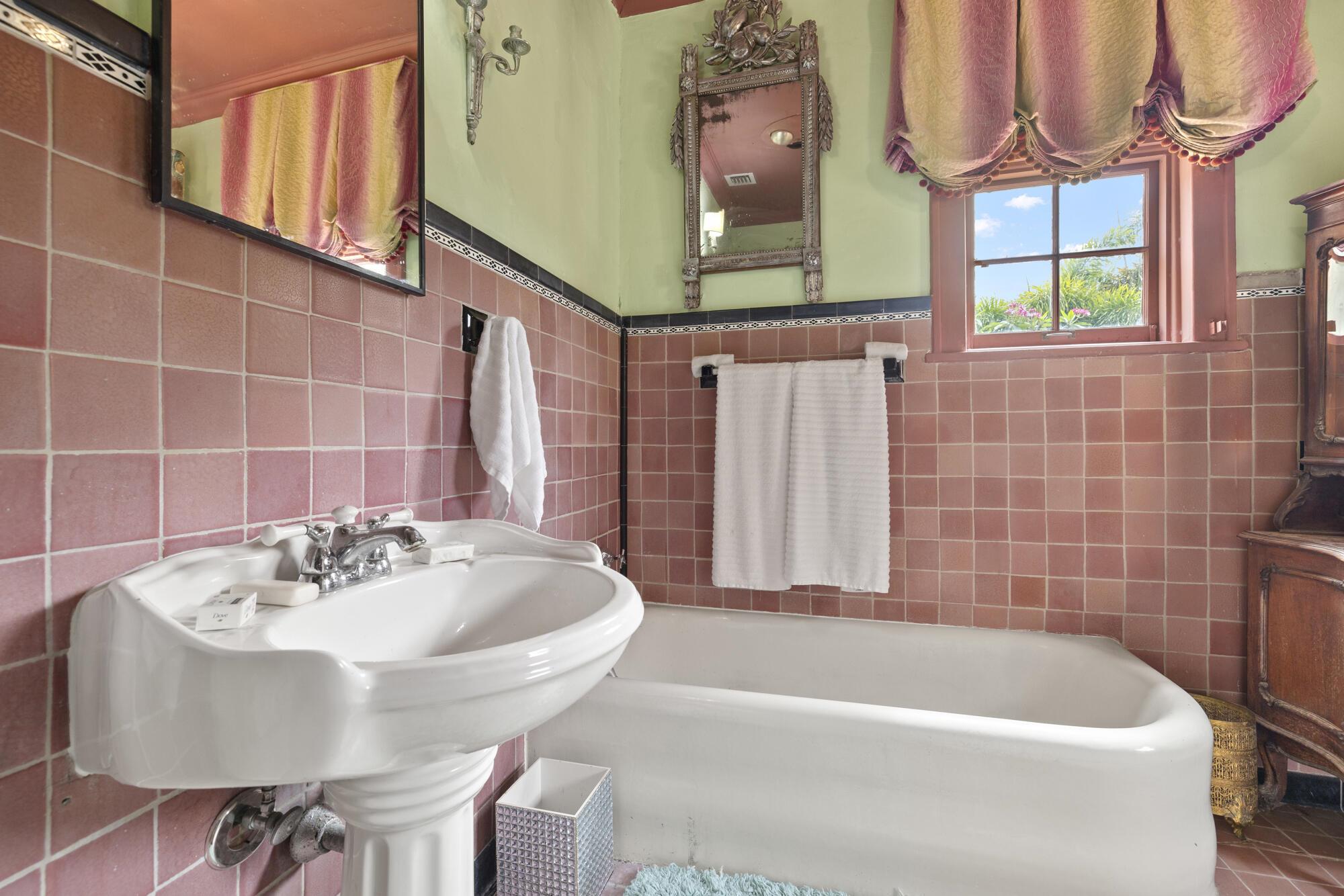 NORTH SHORE TERRACE PL NO - Residential