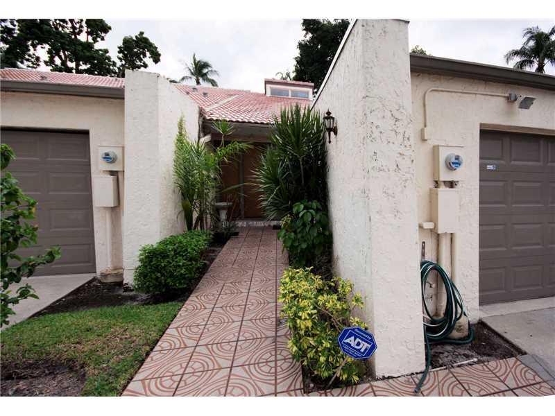 HILLS OF INVERRARY - Residential