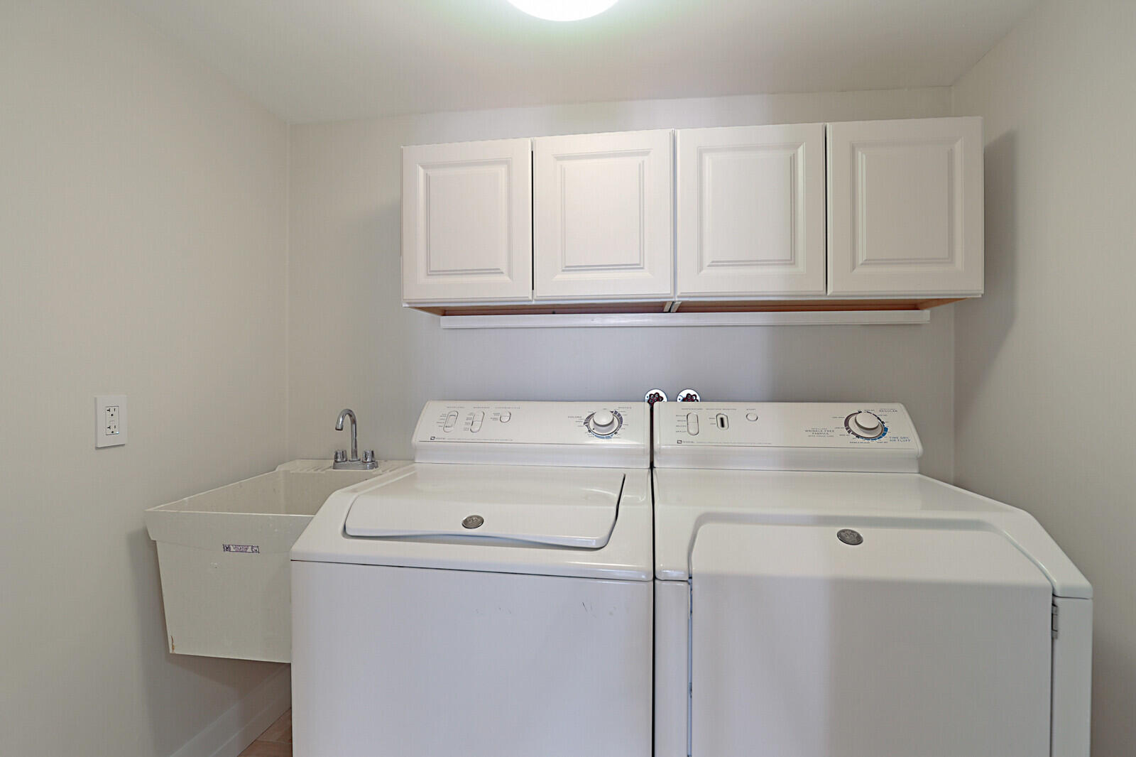 CARLTON PLACE CONDO - Residential