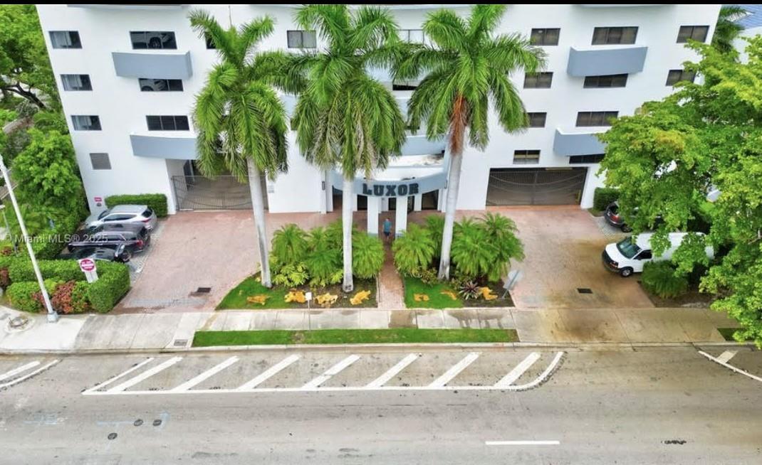 West 826 Express, to the East US-1. This 1/1 unfurnished unit with a HUGE balcony, located at the PH floor, with
brand new interior flooring, washer/dryer, granite countertops, stainless steel appliances, walk-in closet, hurricane
impact sliding glass doors. Also has upgraded FOB system which can be controlled all on your smartphone.
Keyless fingerprint / pin pad / key entry door. A gym and pool that welcomes you with amenities to enjoy. One
parking spot which is located on the mezzanine level inside building. Additional parking is available upon request
for additional monthly fee. Publix is right across the street, Minutes from TARGET, RESTAURANTS and
Entertainments. CALL ME AS SOON AS POSSIBLE, will not last!