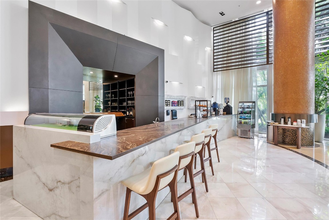 TRUMP INTERNATIONAL - Residential