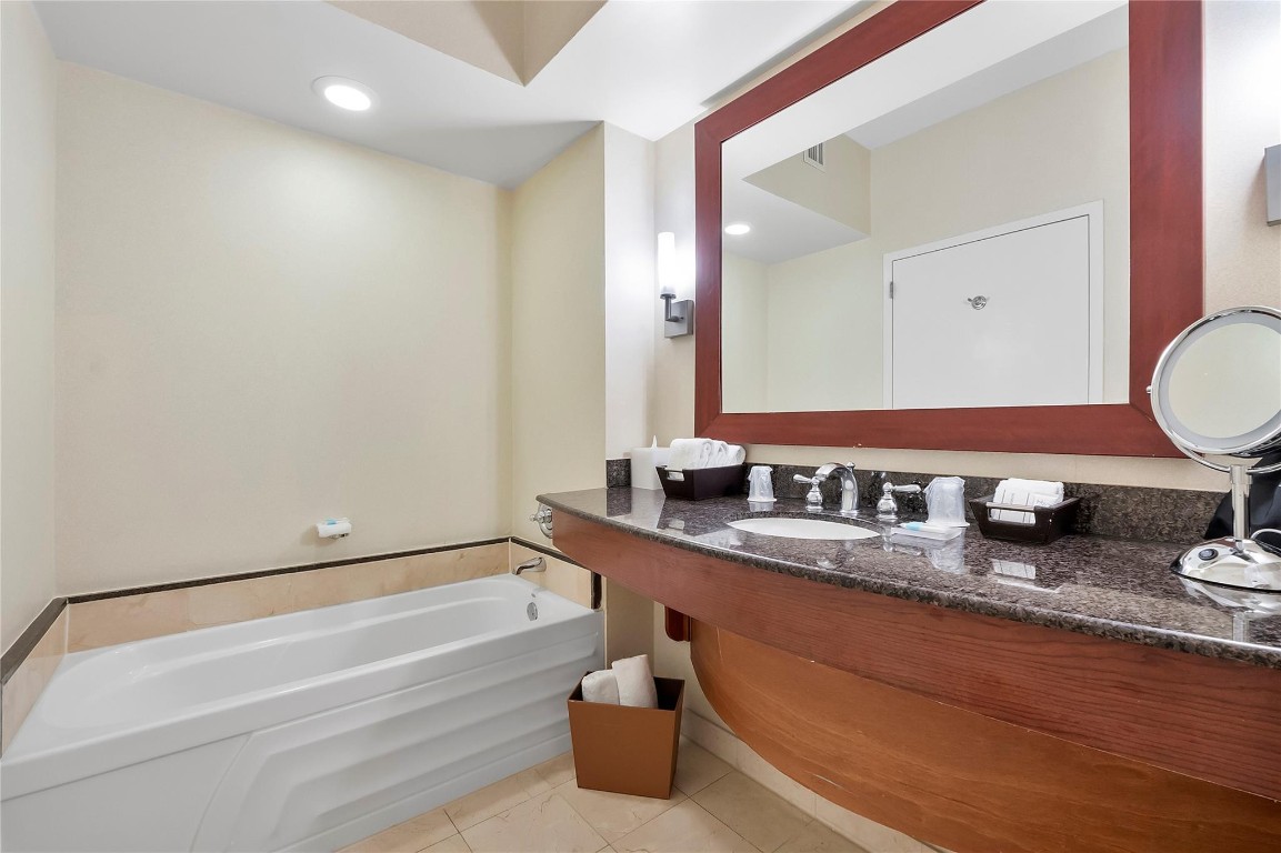 TRUMP INTERNATIONAL - Residential