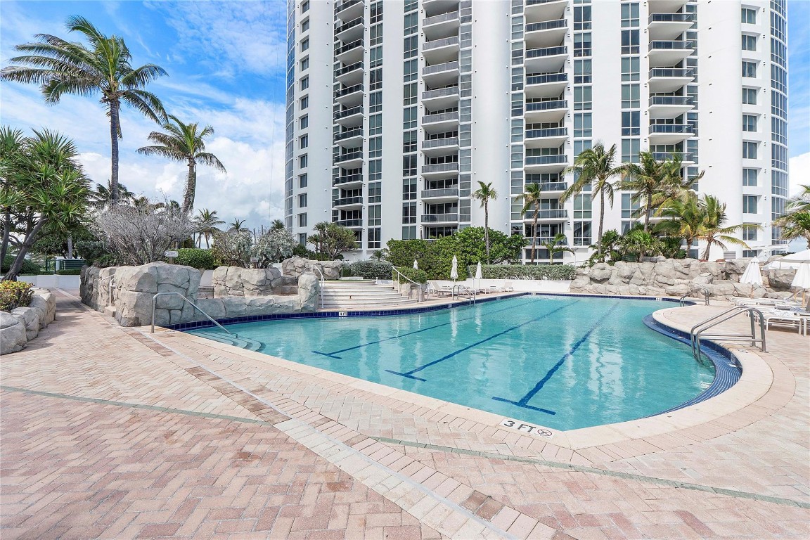 TRUMP INTERNATIONAL - Residential