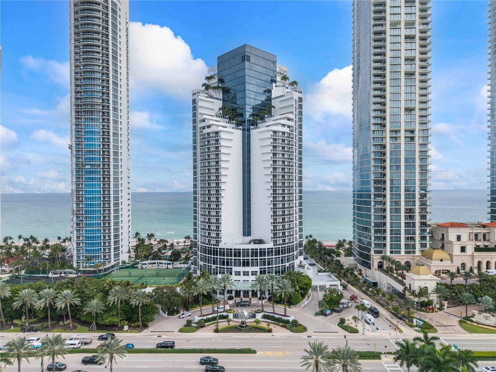 TRUMP INTERNATIONAL - Residential