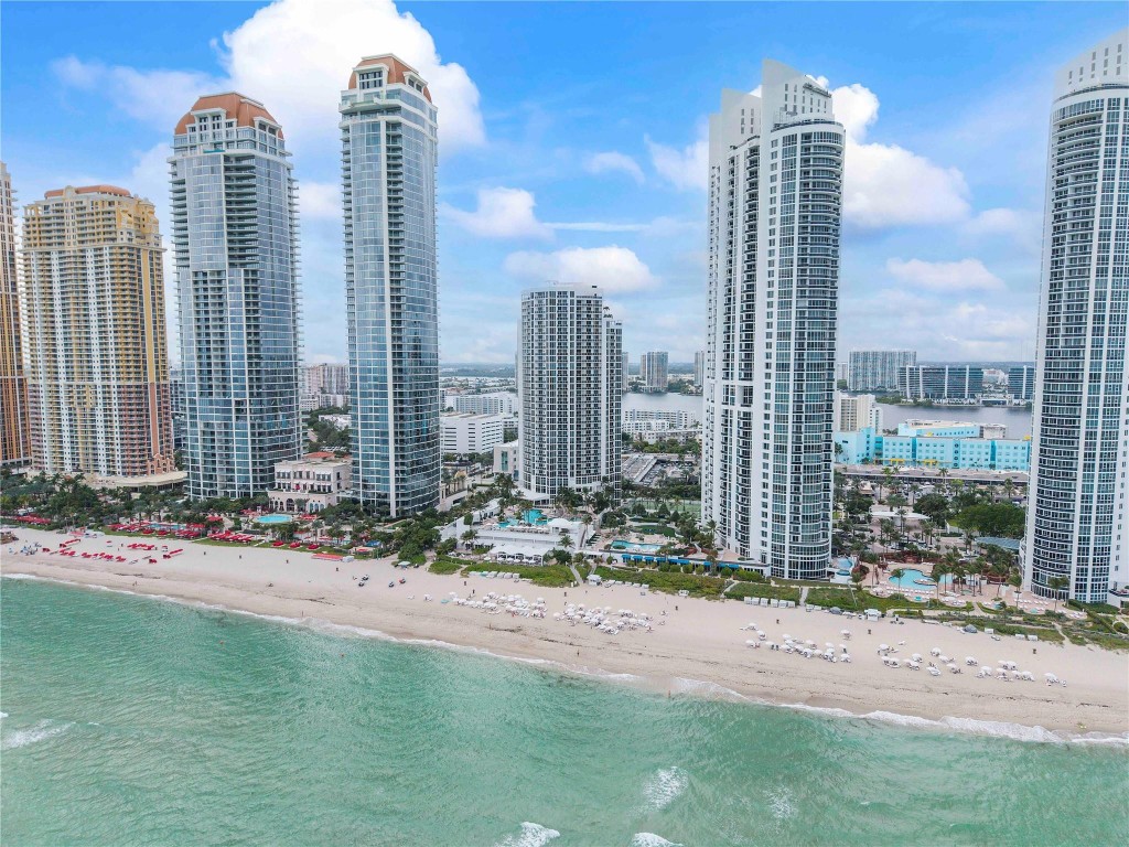 TRUMP INTERNATIONAL - Residential