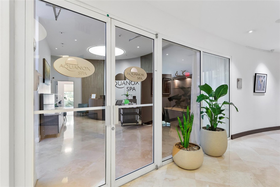 TRUMP INTERNATIONAL - Residential