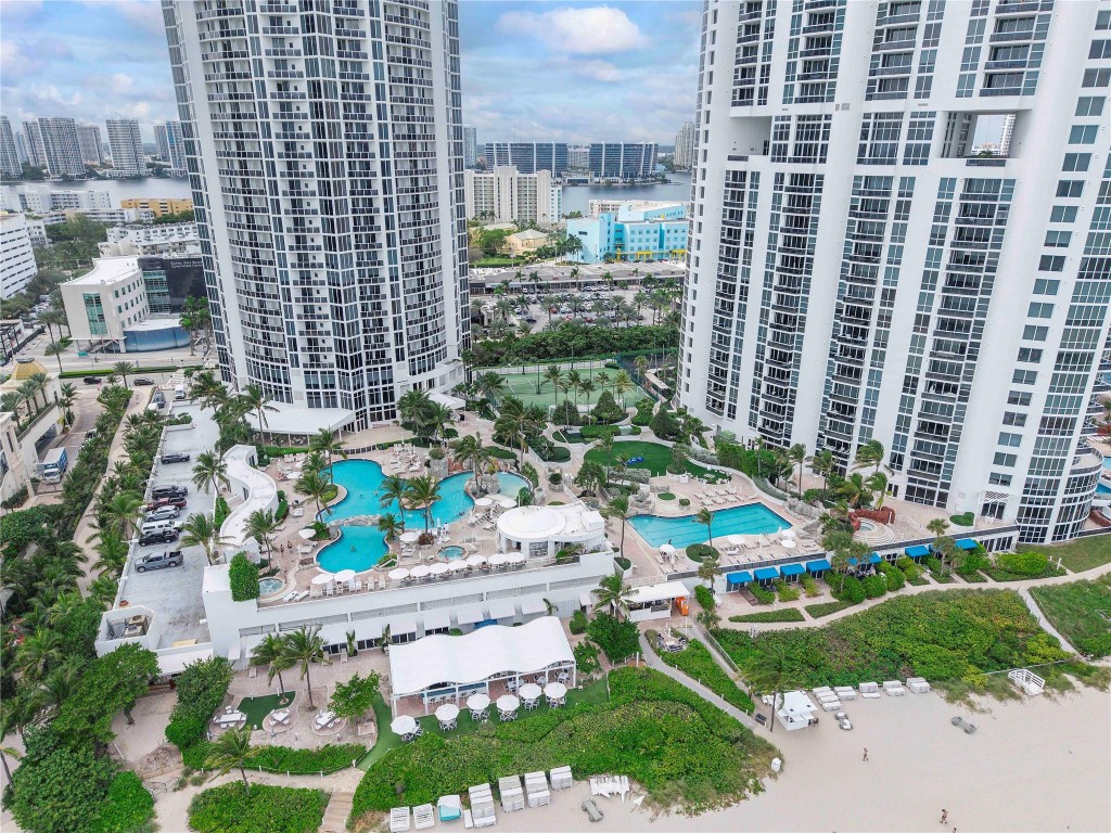 TRUMP INTERNATIONAL - Residential