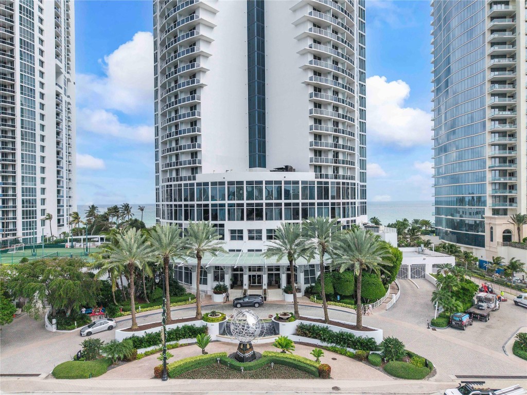 TRUMP INTERNATIONAL - Residential