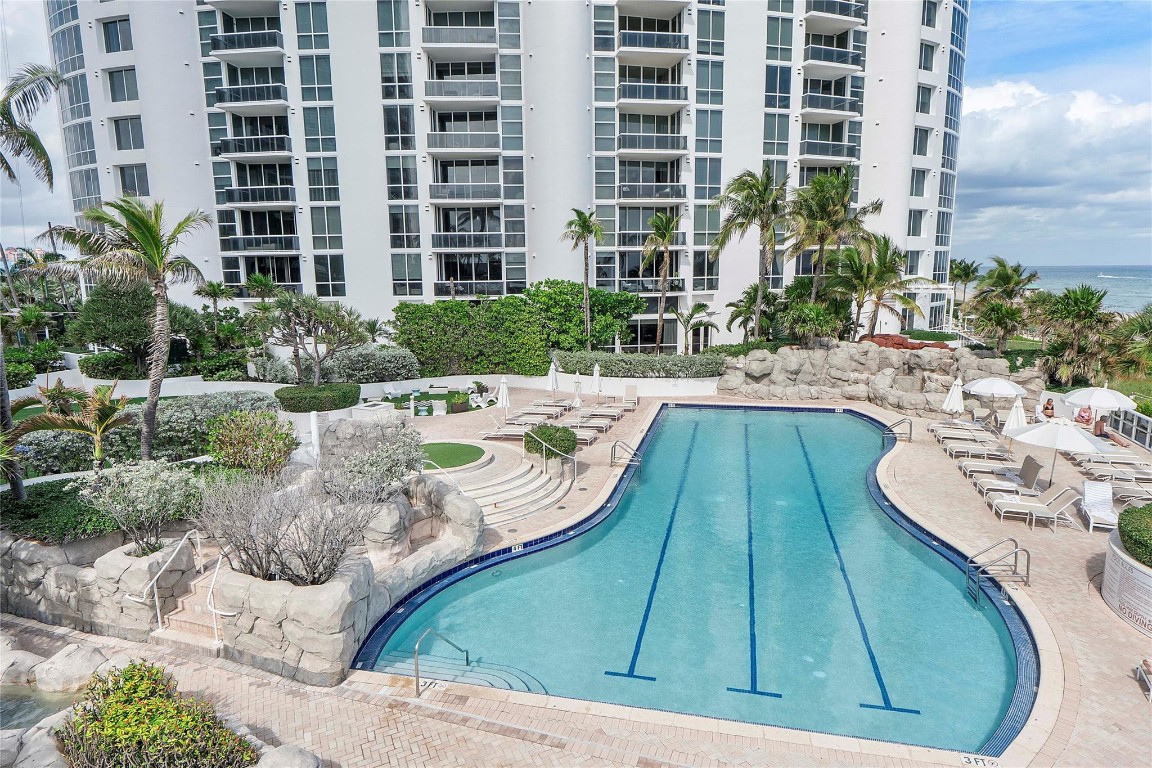 TRUMP INTERNATIONAL - Residential