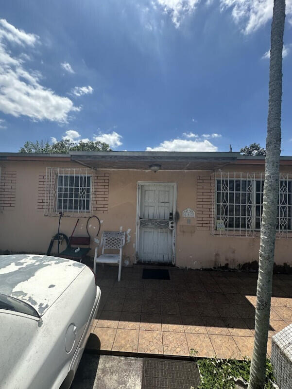 HIALEAH ESTATES - Residential
